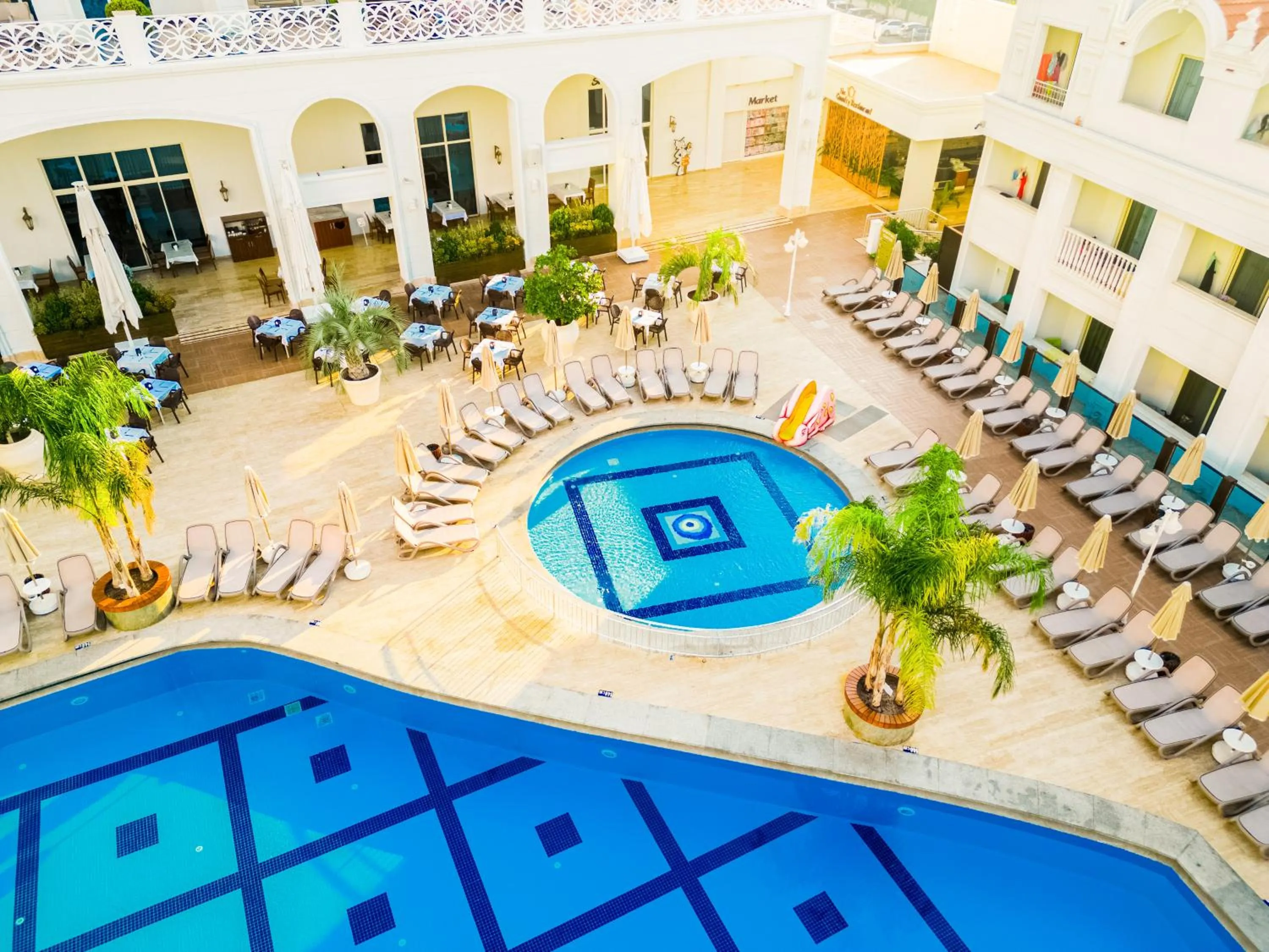 Pool view in Oz Hotels Side Premium