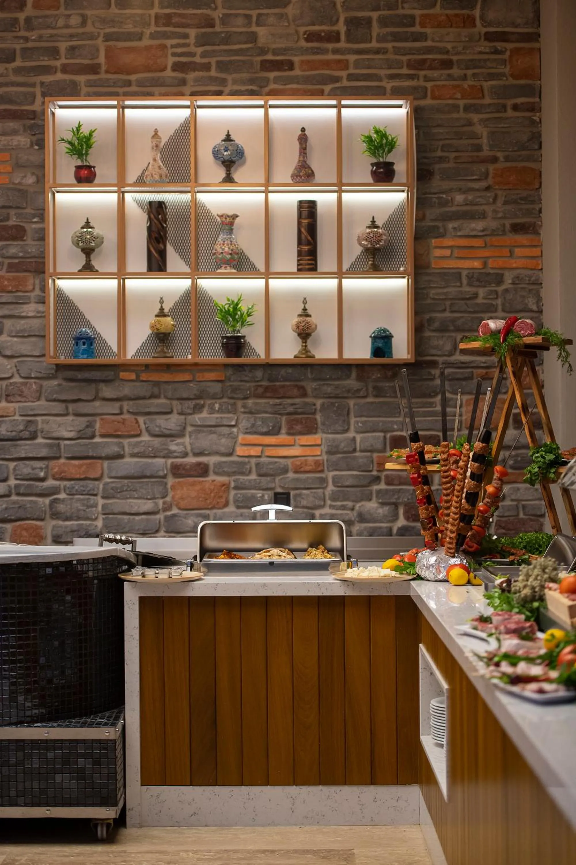 Food in Oz Hotels Side Premium