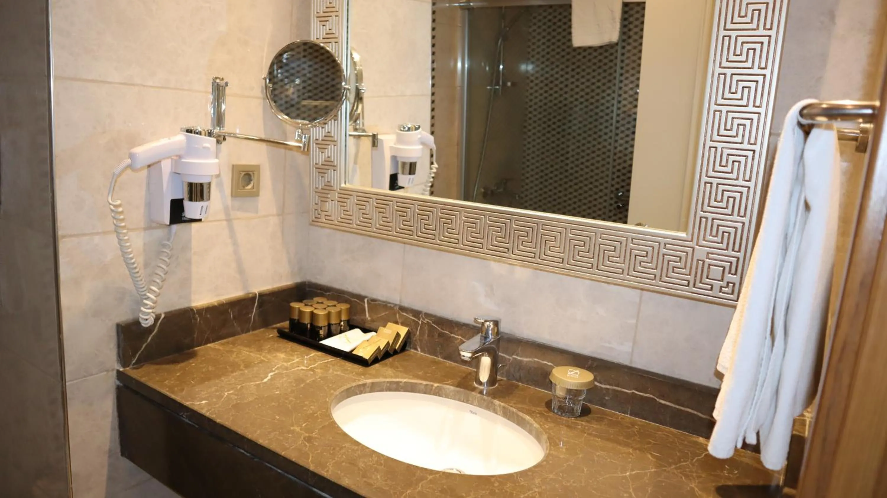 Bathroom in Oz Hotels Side Premium