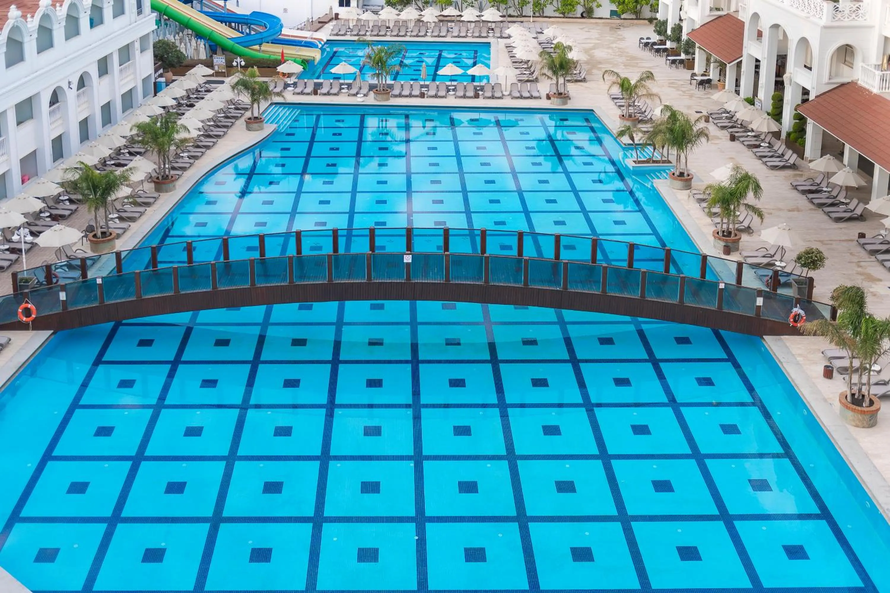 Swimming pool in Oz Hotels Side Premium