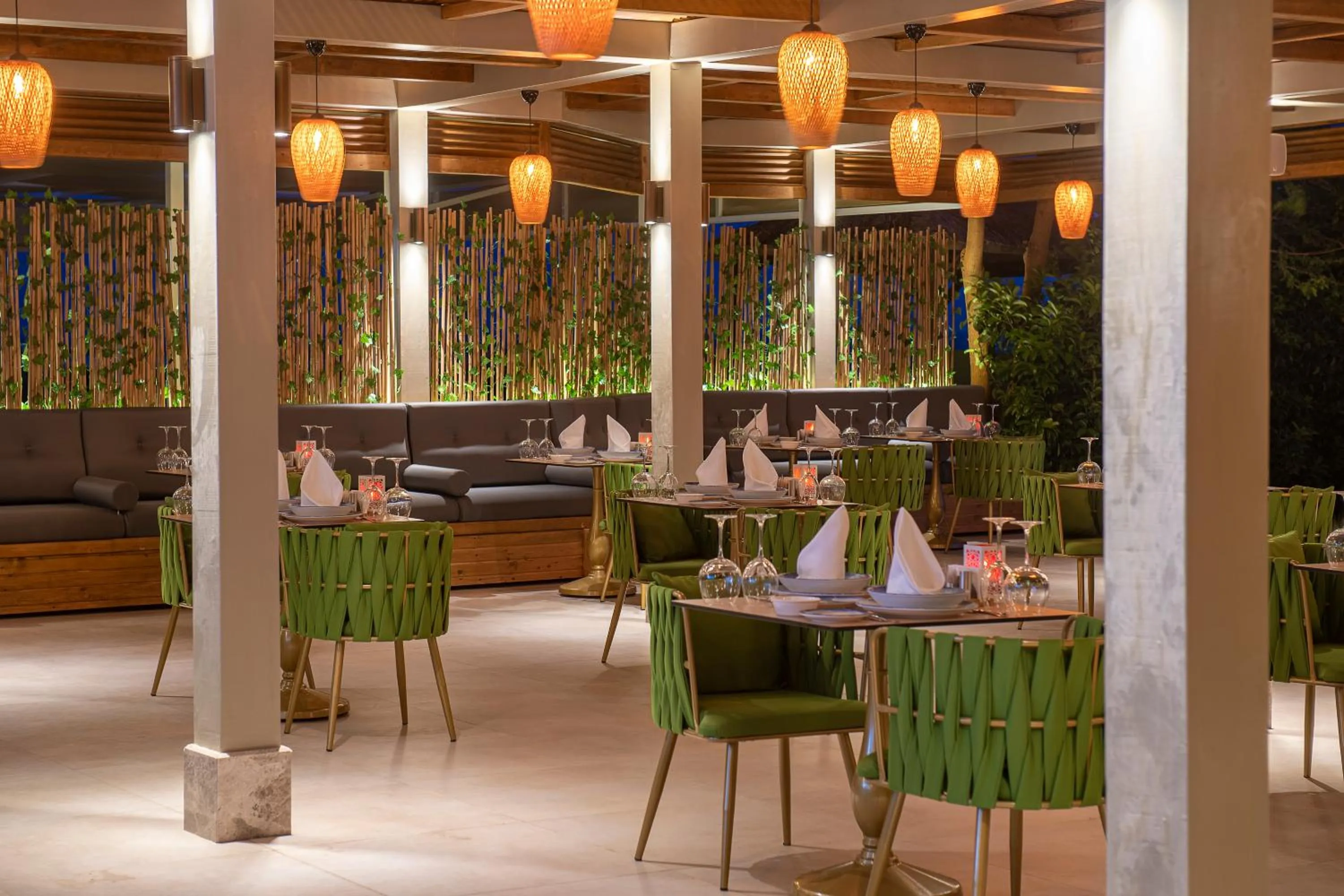 Restaurant/places to eat in Oz Hotels Side Premium