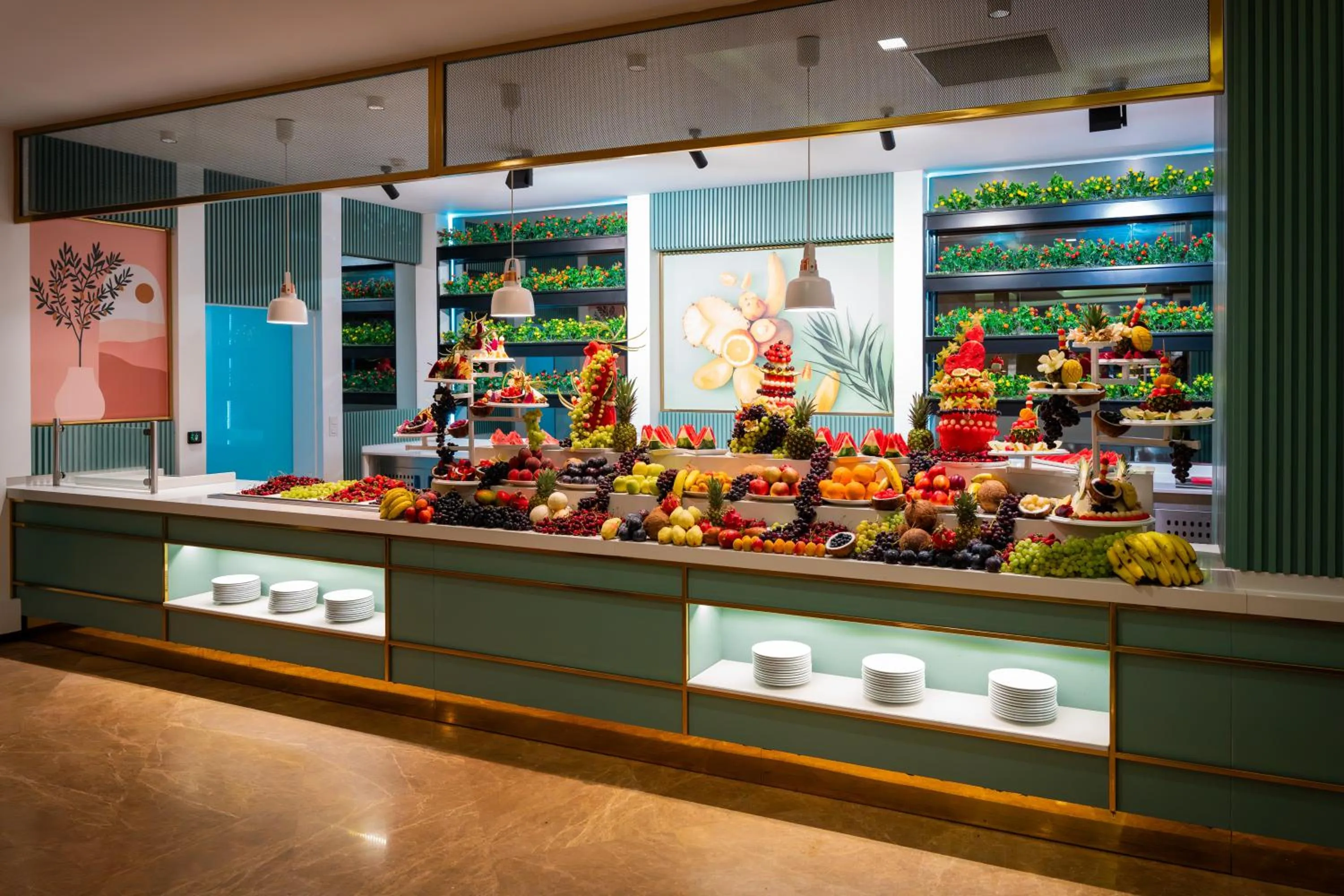 Food and drinks in Oz Hotels Side Premium