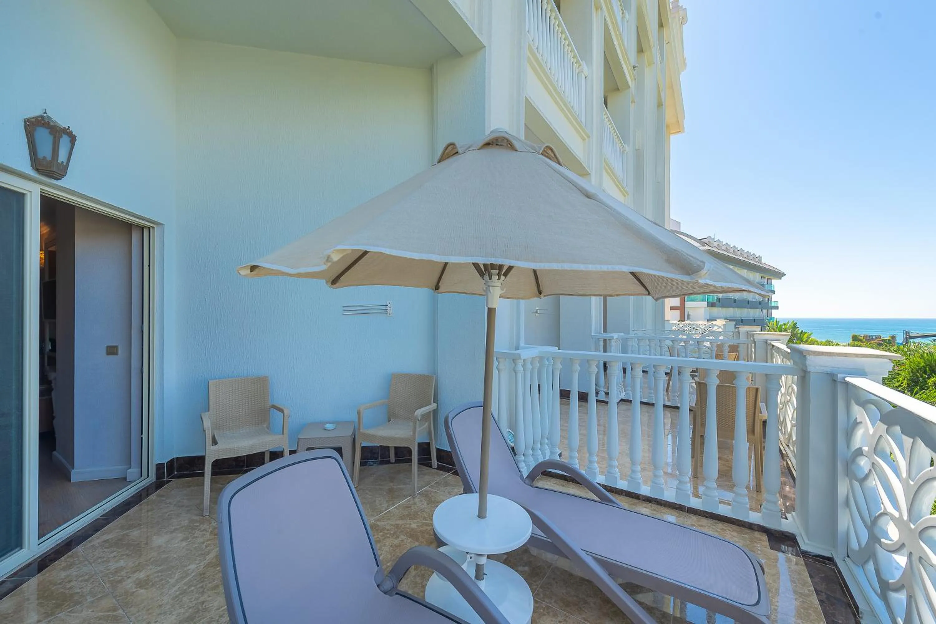 Patio in Oz Hotels Side Premium