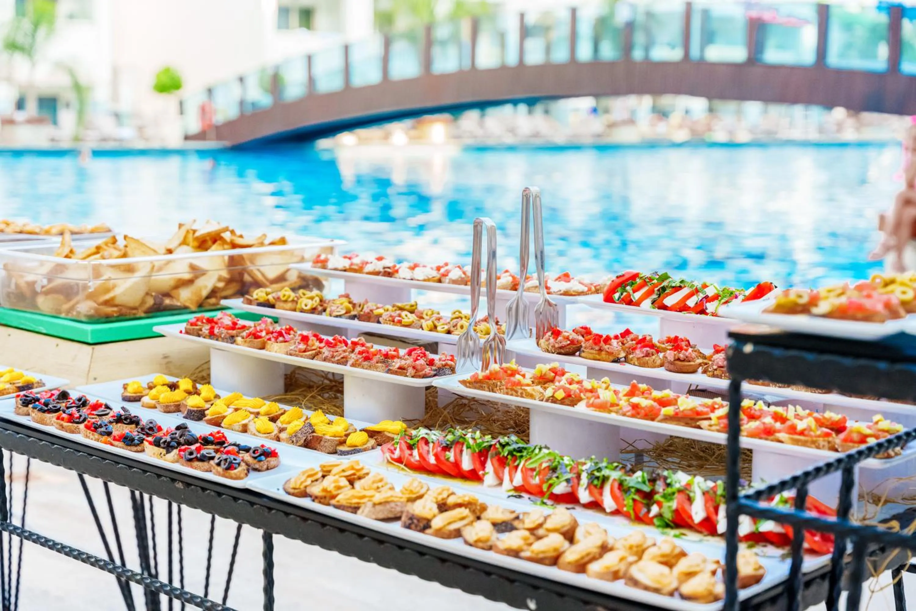 Food and drinks in Oz Hotels Side Premium