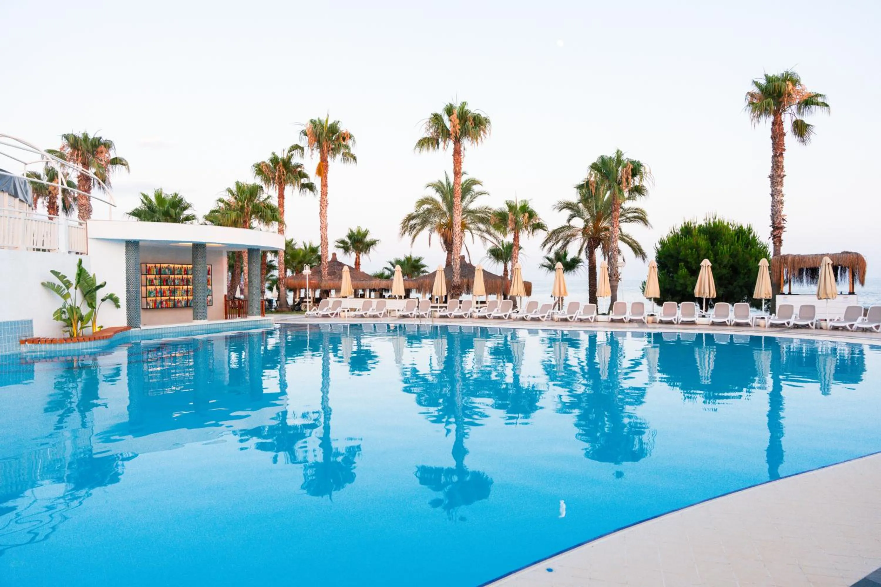 Swimming pool in Oz Hotels Incekum Beach