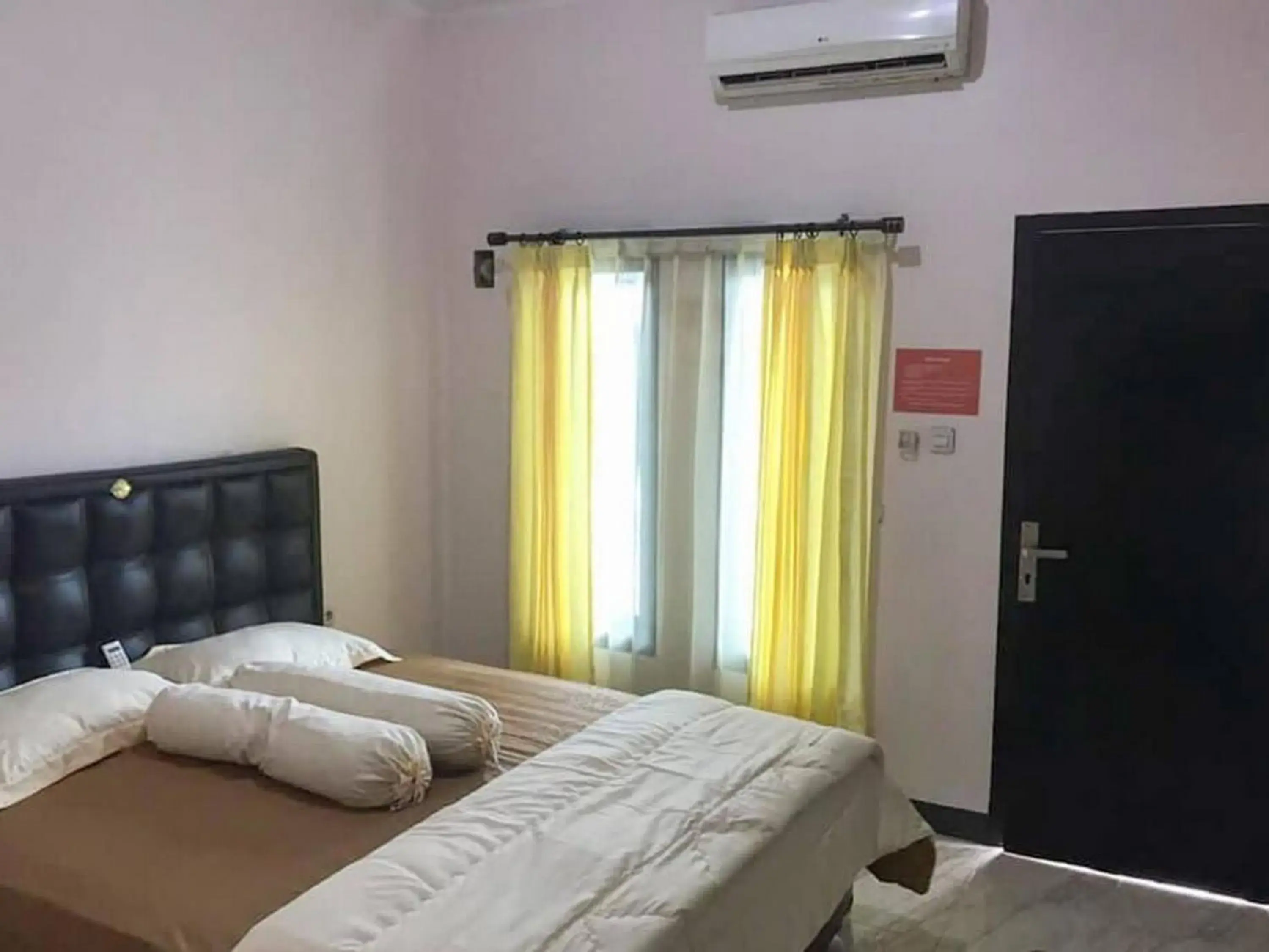 Bedroom, Bed in Marthine Residence Syariah RedPartner Bedroom, Bed in Marthine Residence Syariah RedPartner