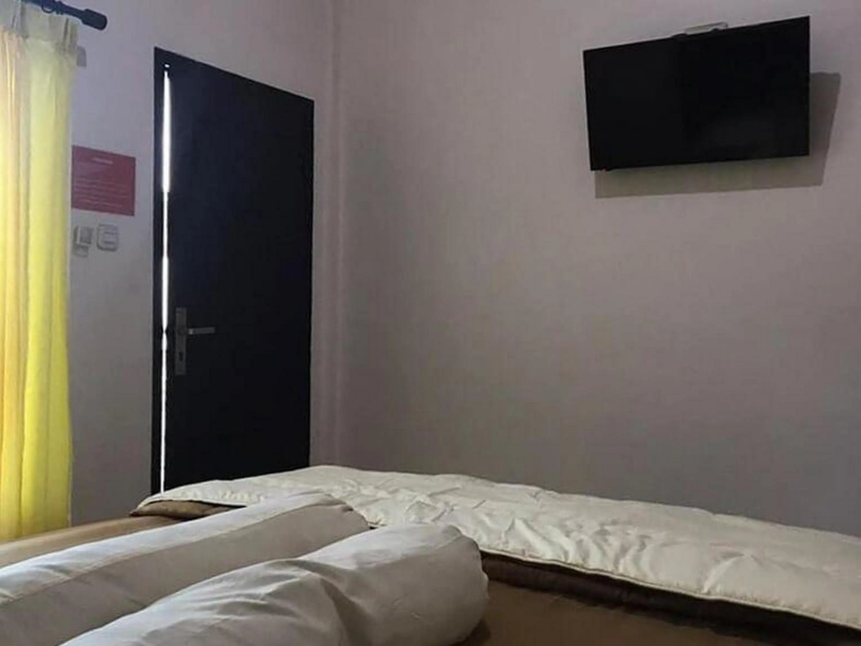 Bedroom, Bed in Marthine Residence Syariah RedPartner