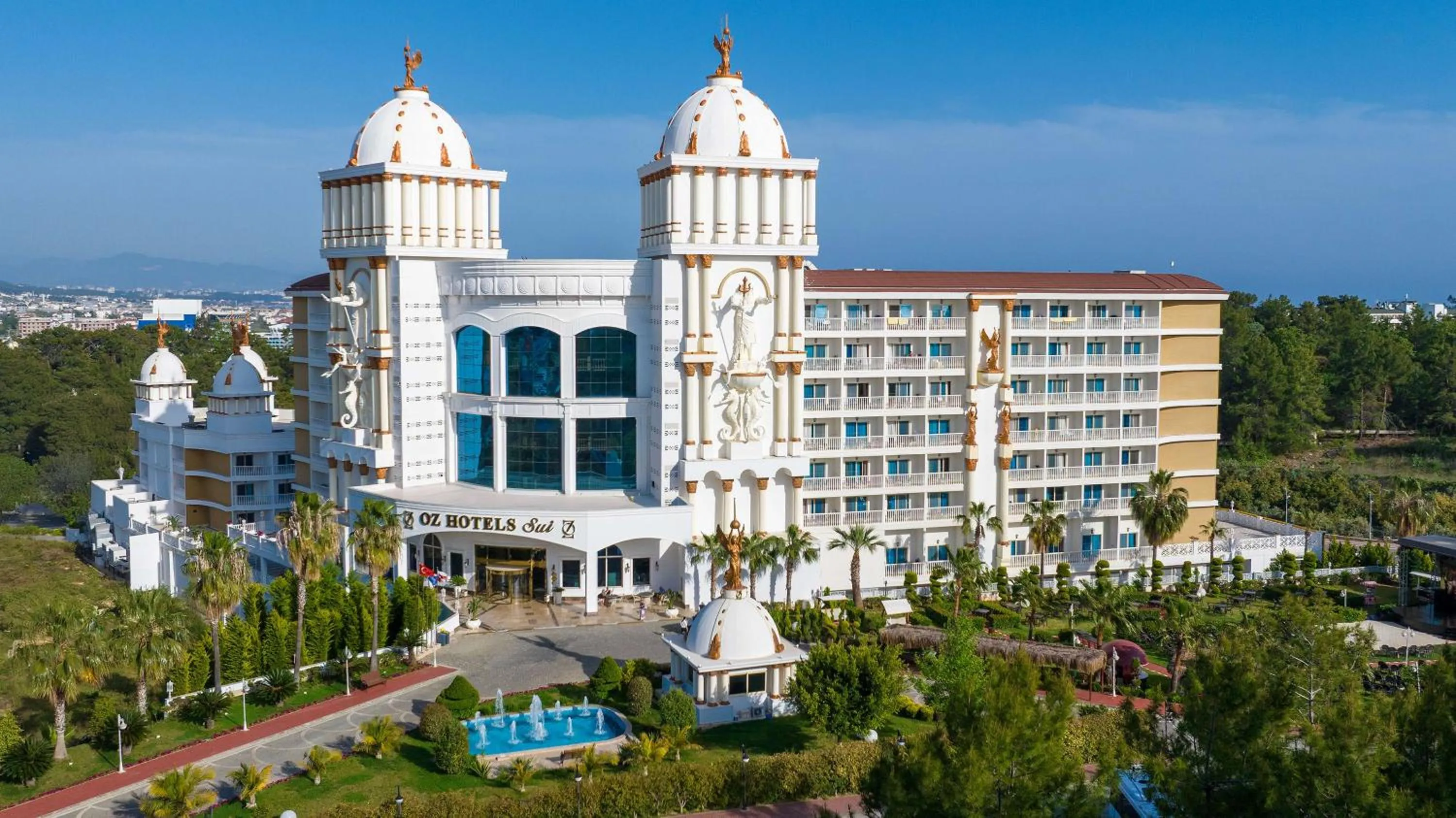 Property building in Oz Hotels Sui