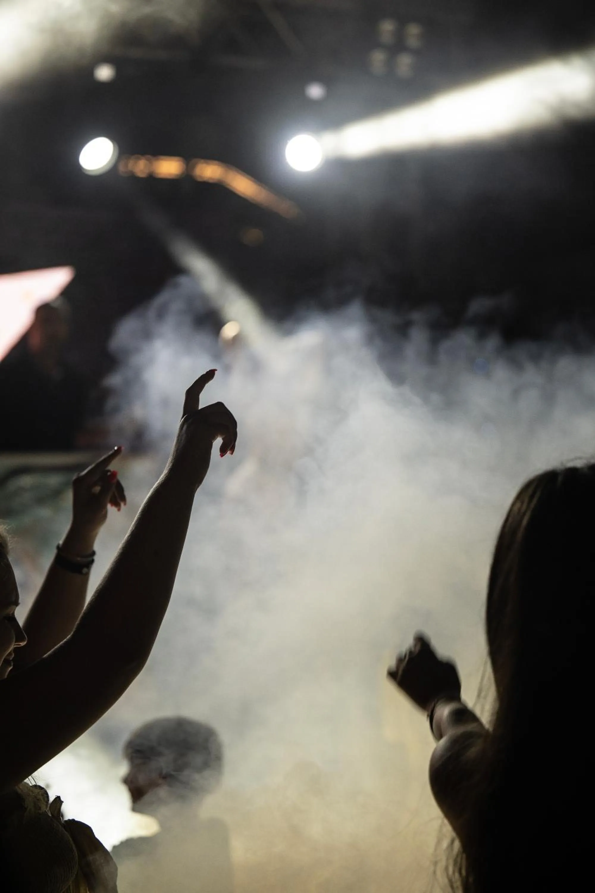 Evening entertainment in Oz Hotels Sui