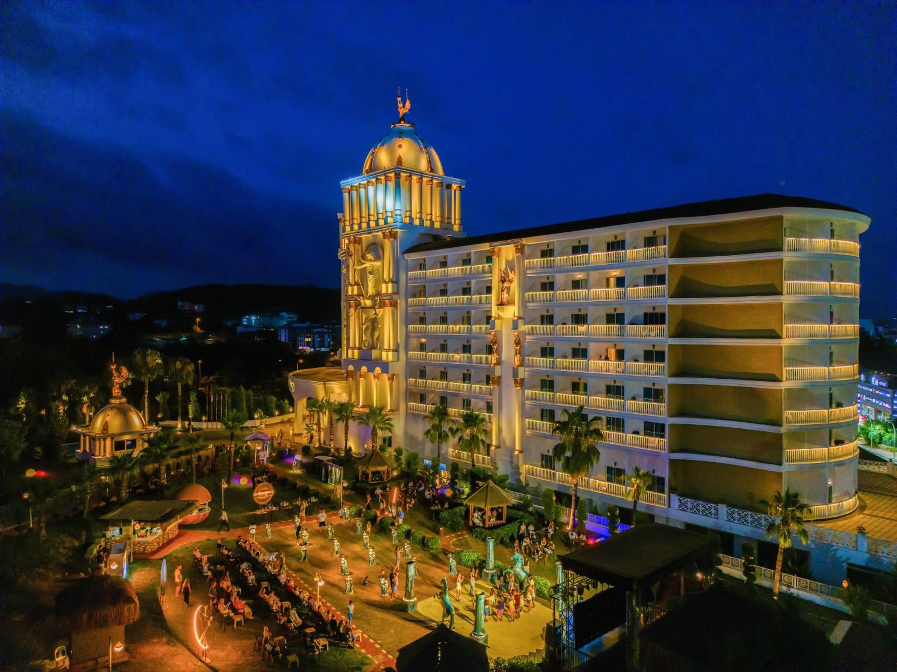 Property building in Oz Hotels Sui