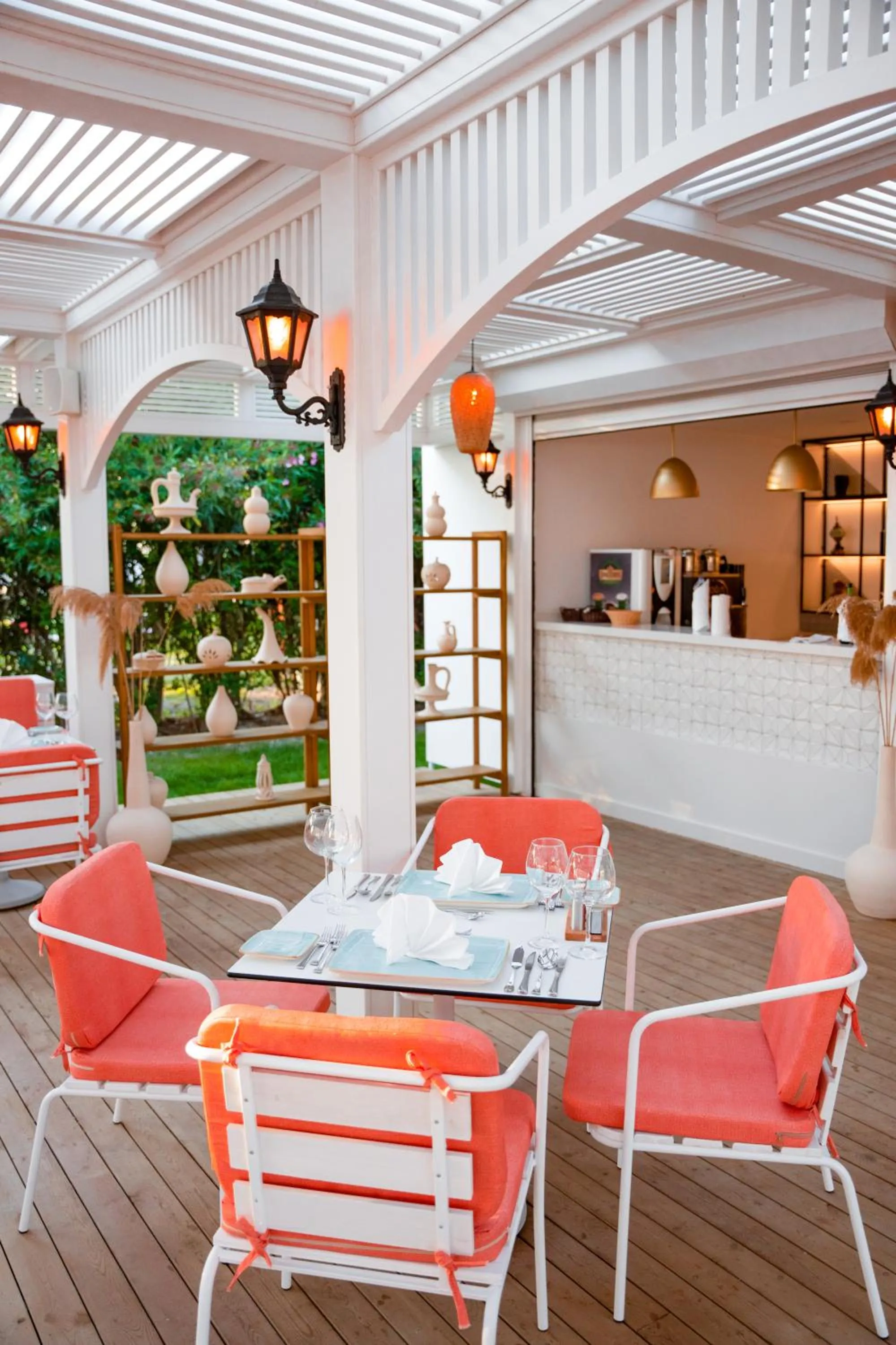 Seating area in Oz Hotels Sui