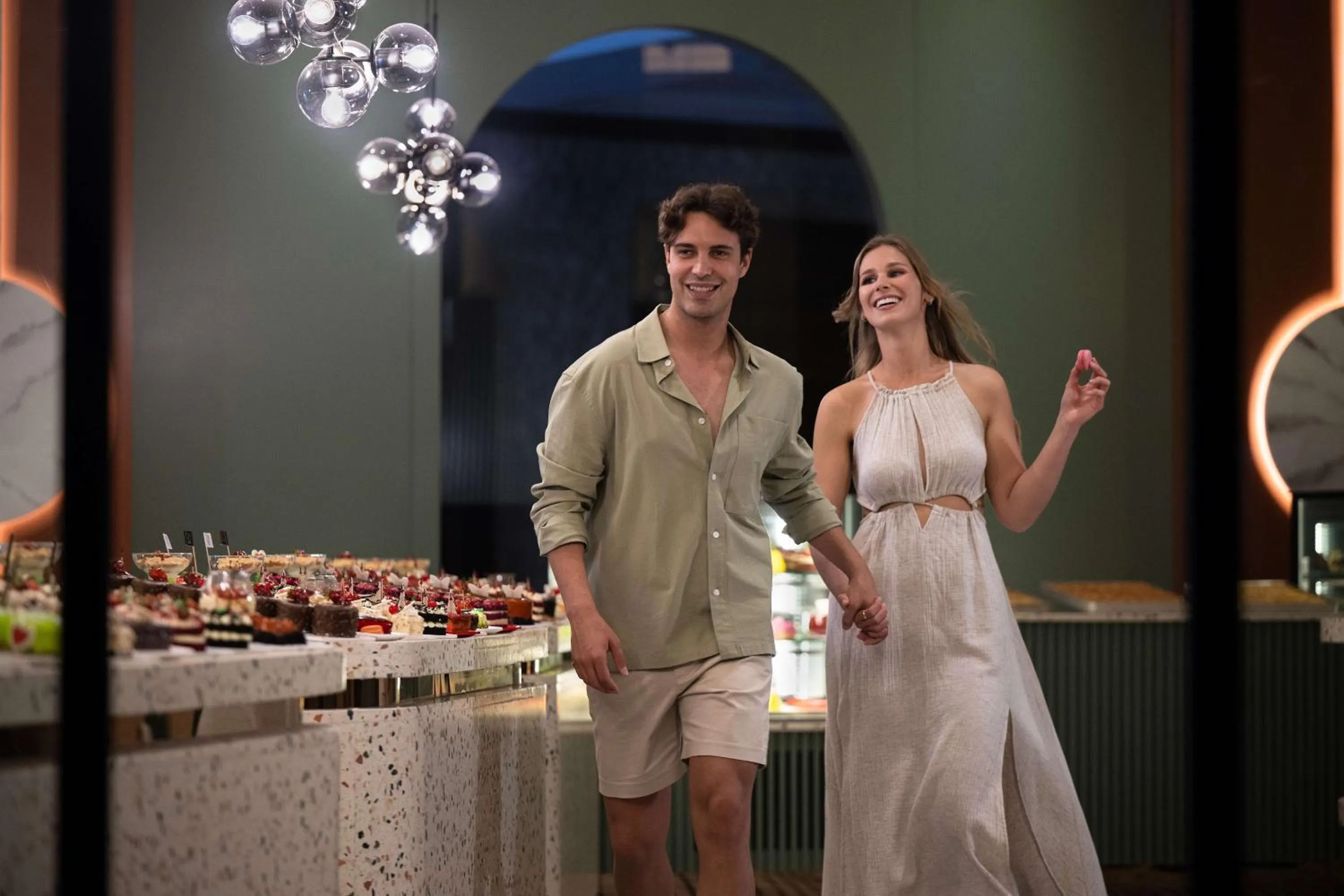 Restaurant/places to eat in Oz Hotels Sui