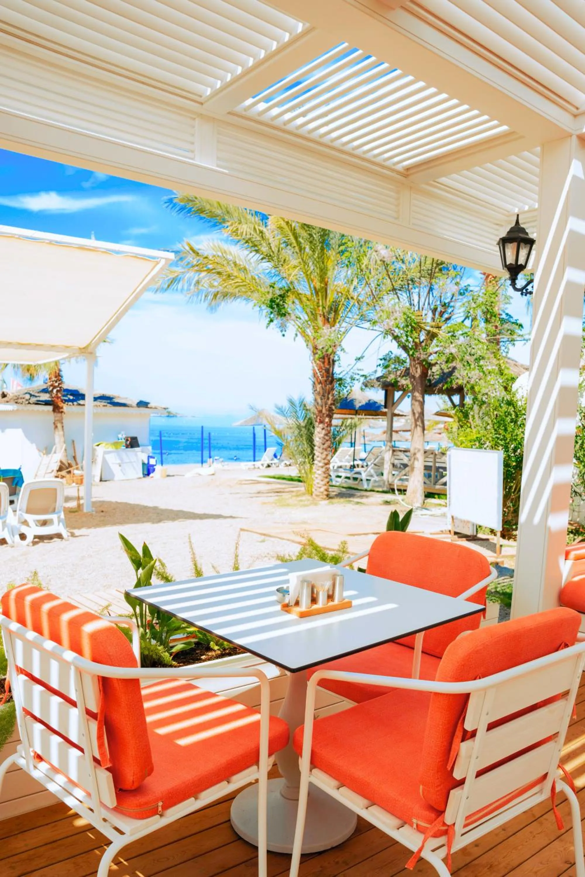 Beach in Oz Hotels Sui