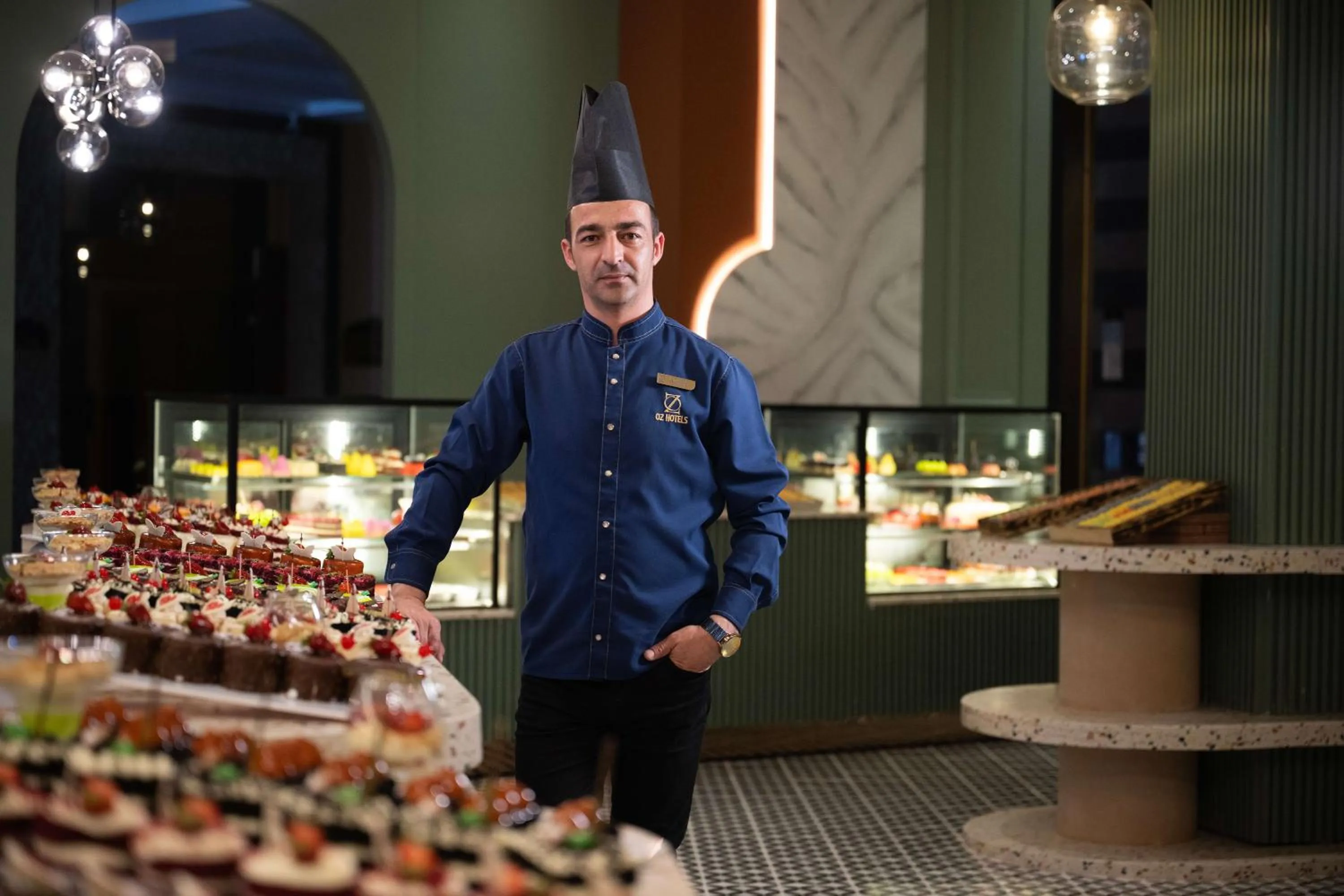 Restaurant/places to eat in Oz Hotels Sui