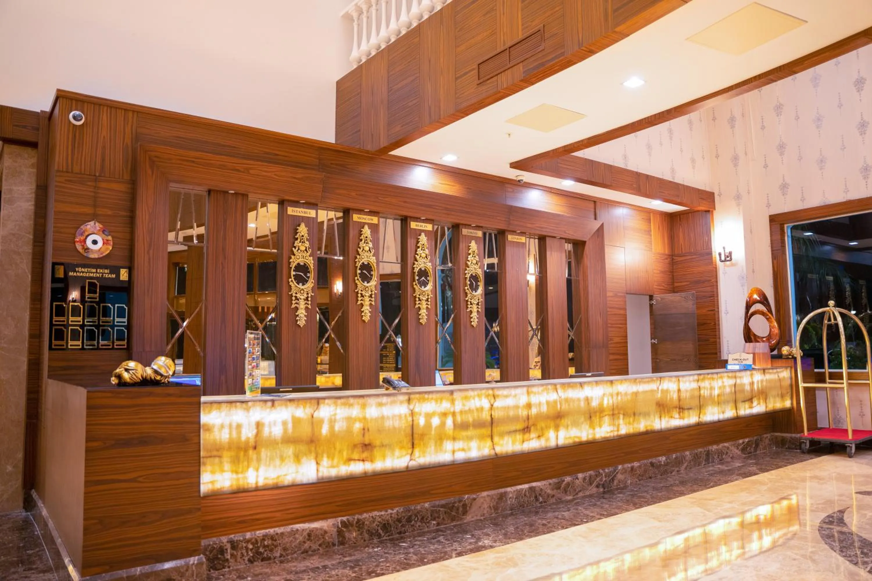 Lobby or reception in Oz Hotels Sui