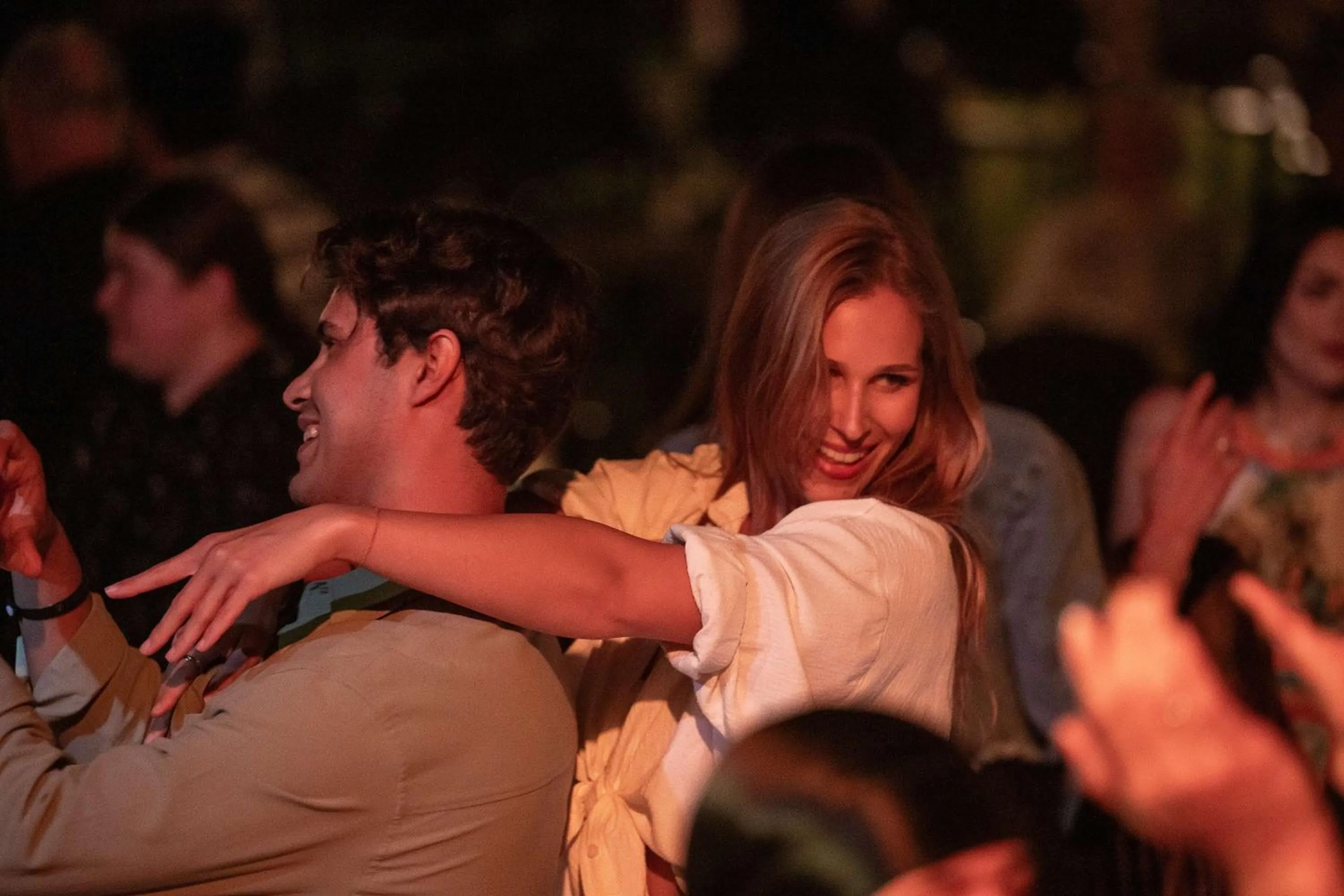 Evening entertainment in Oz Hotels Sui