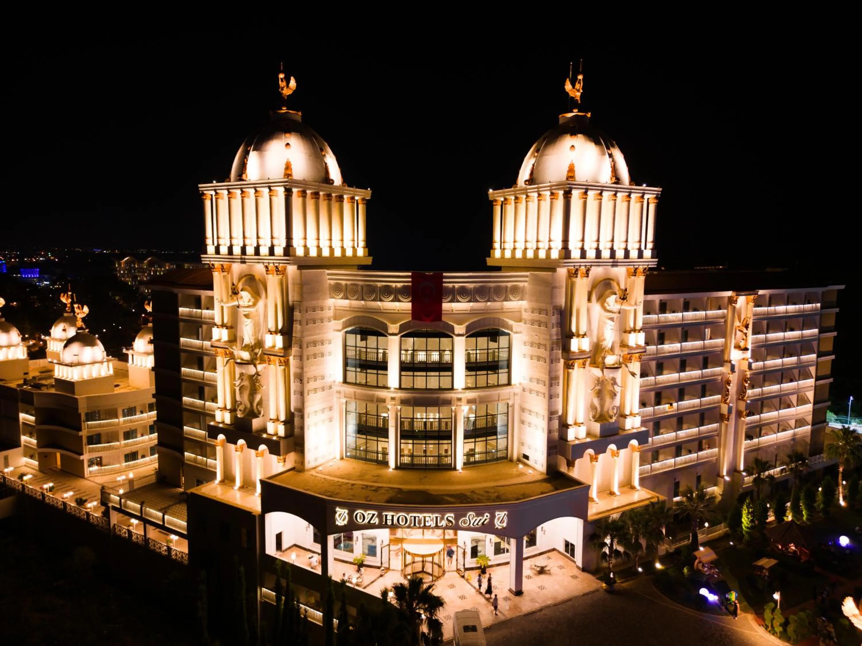 Property building in Oz Hotels Sui