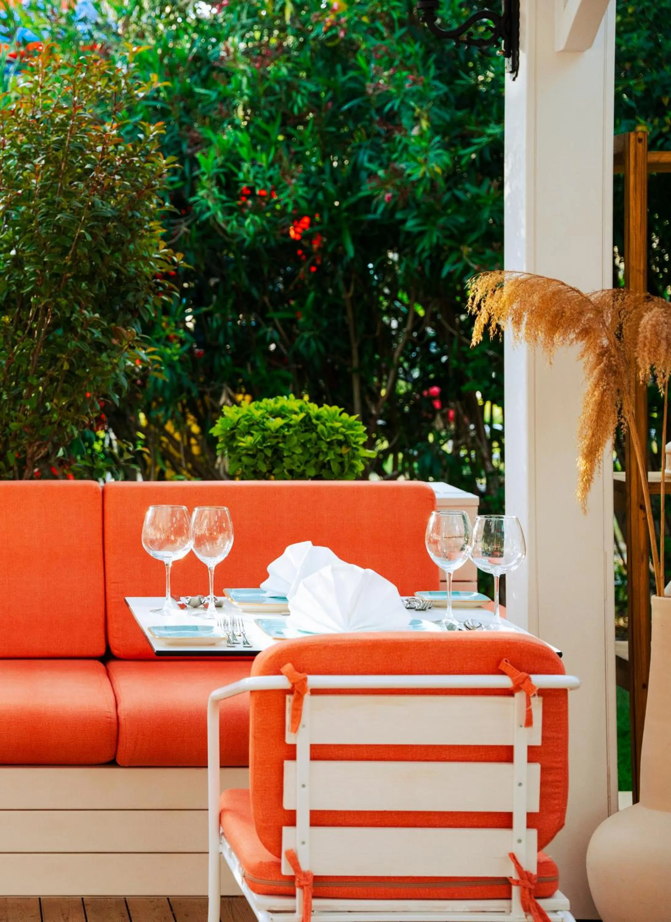 Seating area in Oz Hotels Sui