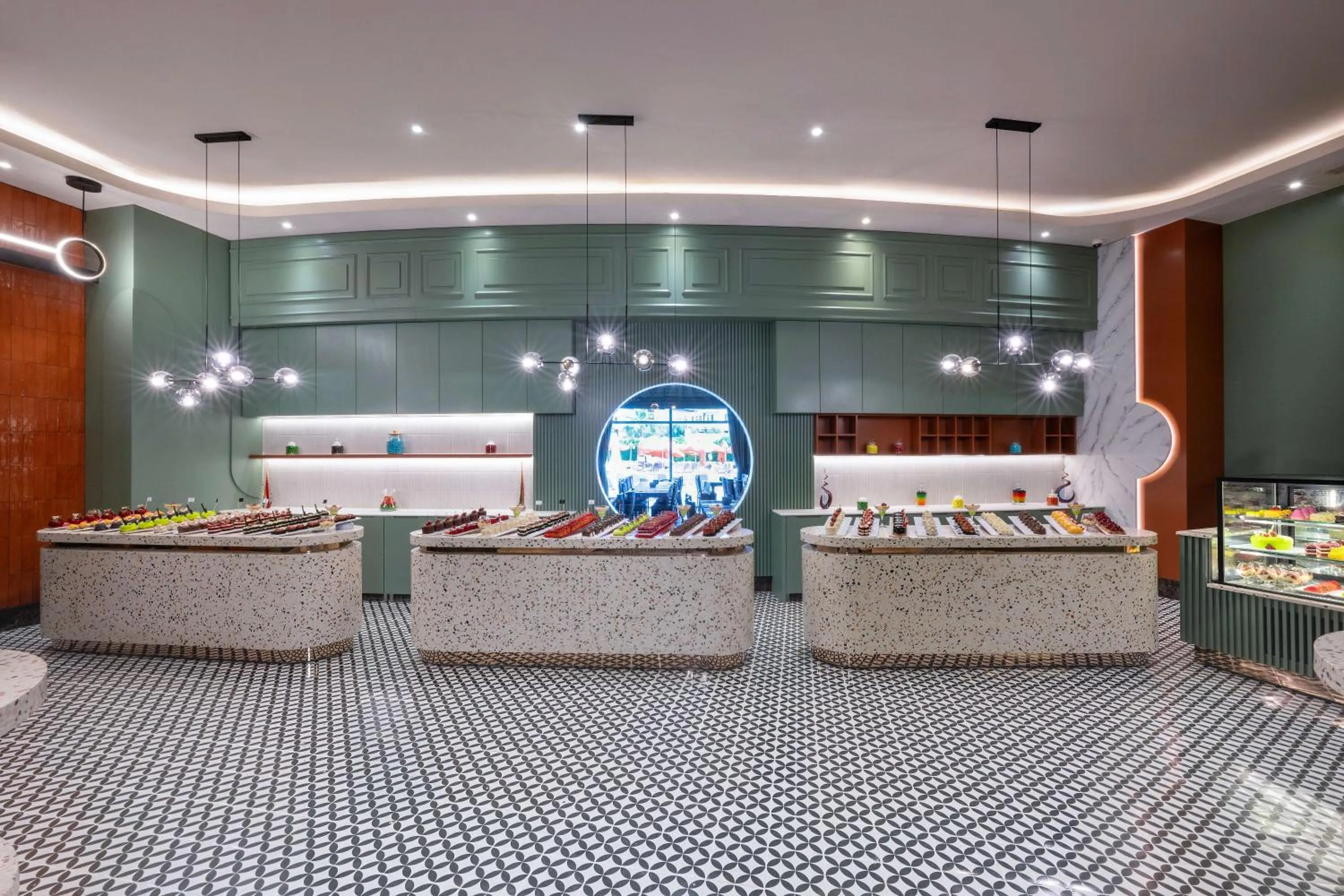 Restaurant/places to eat in Oz Hotels Sui