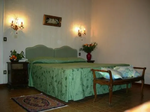 Photo of the whole room, Bed in Hotel Villa San Donino