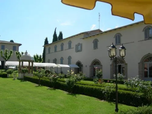 Property building in Hotel Villa San Donino