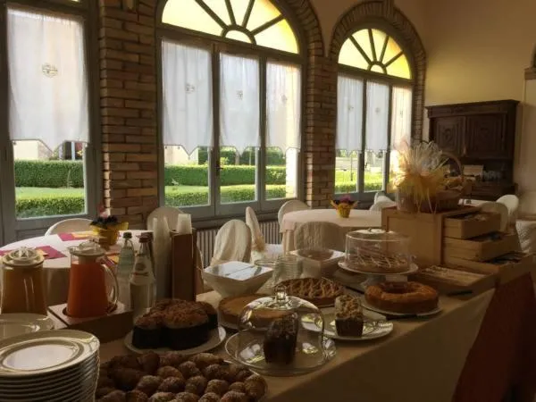 Breakfast in Hotel Villa San Donino