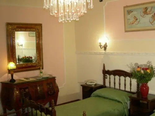 Photo of the whole room, Bed in Hotel Villa San Donino