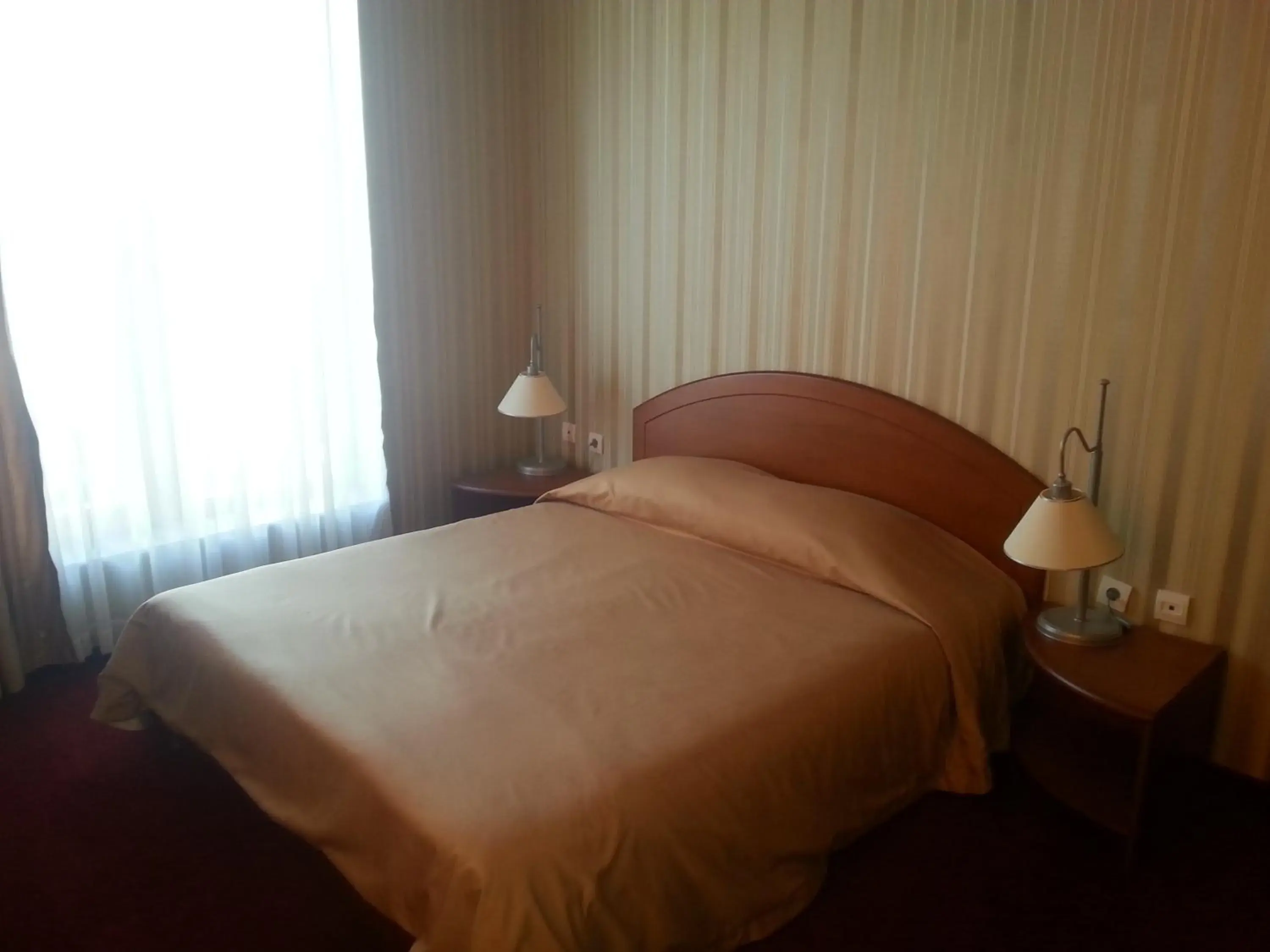 Deluxe One-Bedroom Suite with Hot Tub - single occupancy in Hotel Perperikon Deluxe One-Bedroom Suite with Hot Tub - single occupancy in Hotel Perperikon