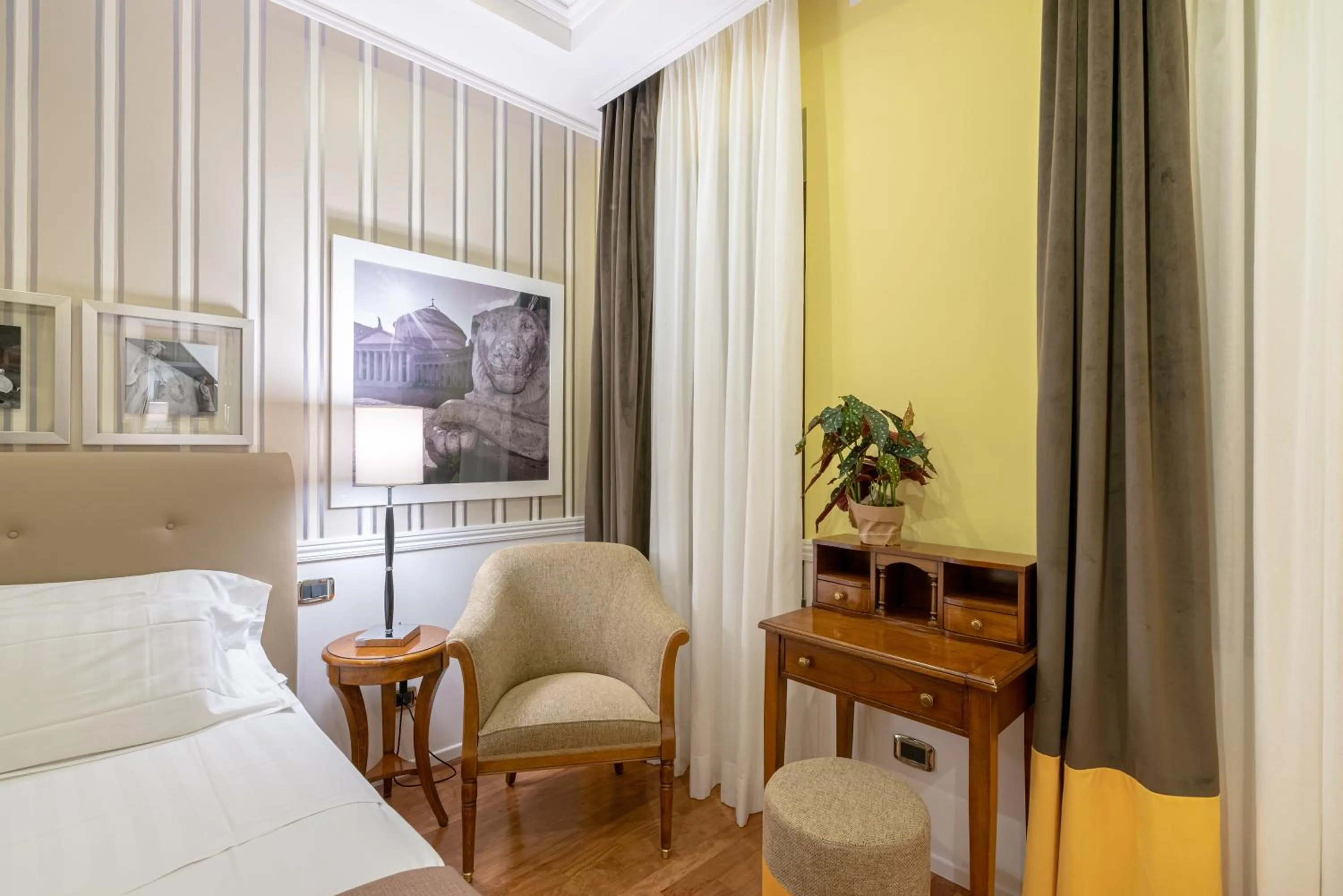 Seating area, Bed in Palazzo Turchini