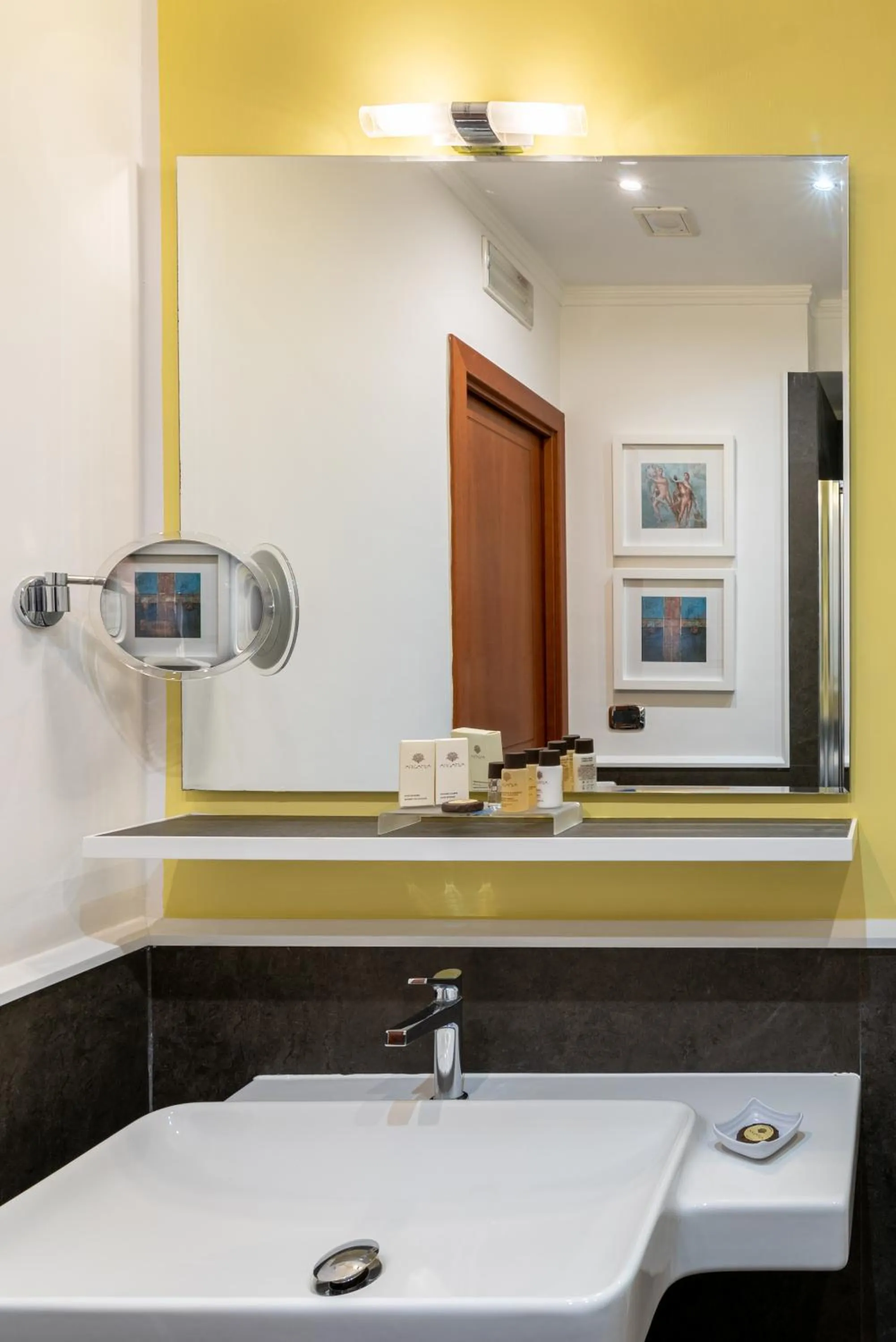 Bathroom in Palazzo Turchini