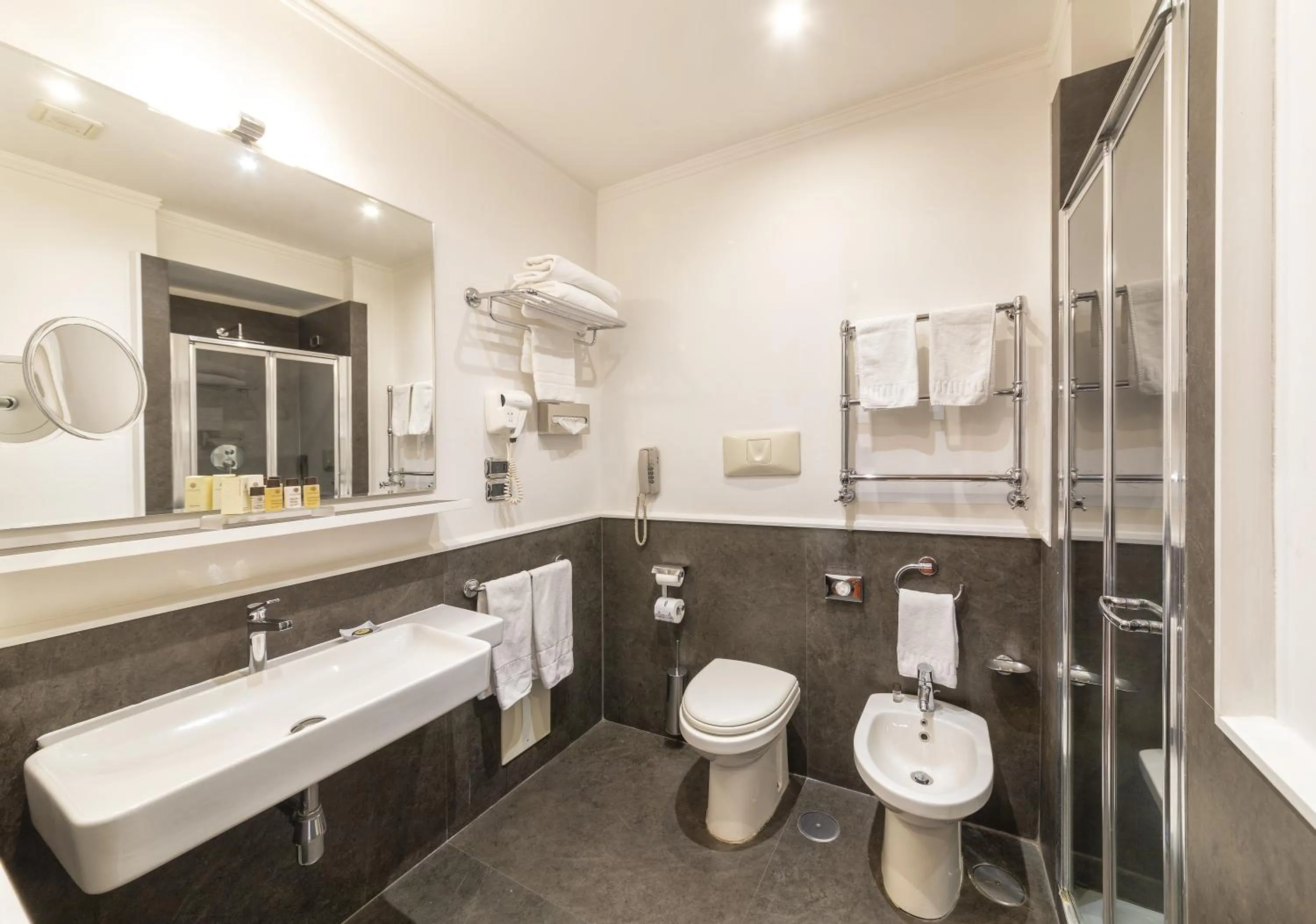 Bathroom in Palazzo Turchini