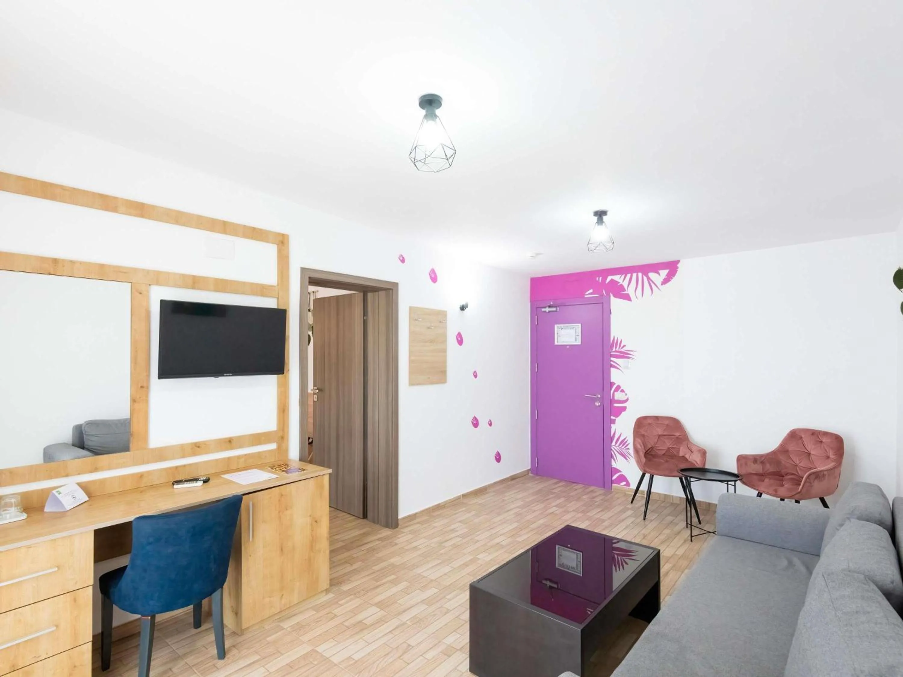 Bedroom in ibis Styles Venus