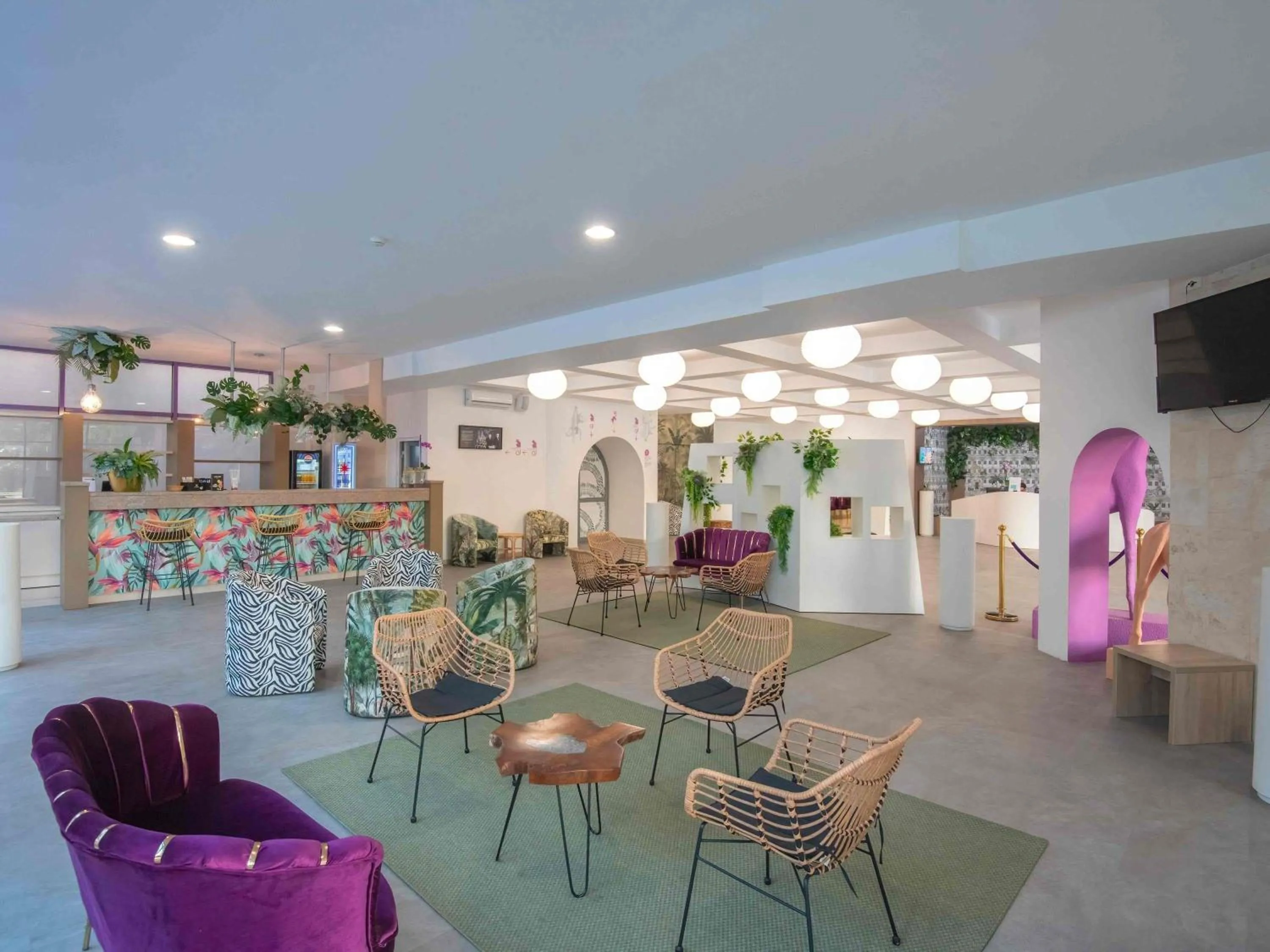 Lounge or bar in ibis Styles Venus