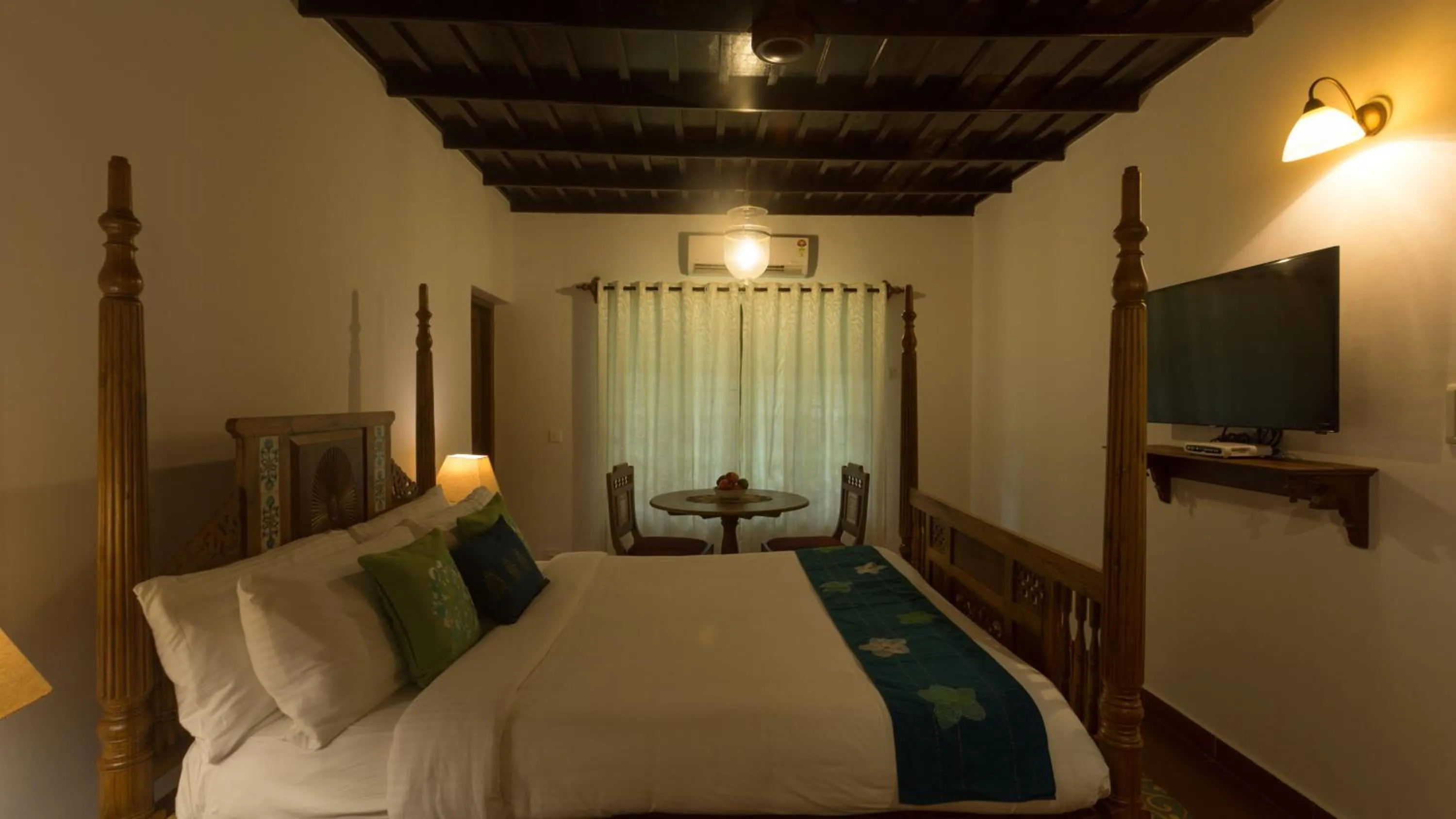 Bed in Palmgrove Lake Resort