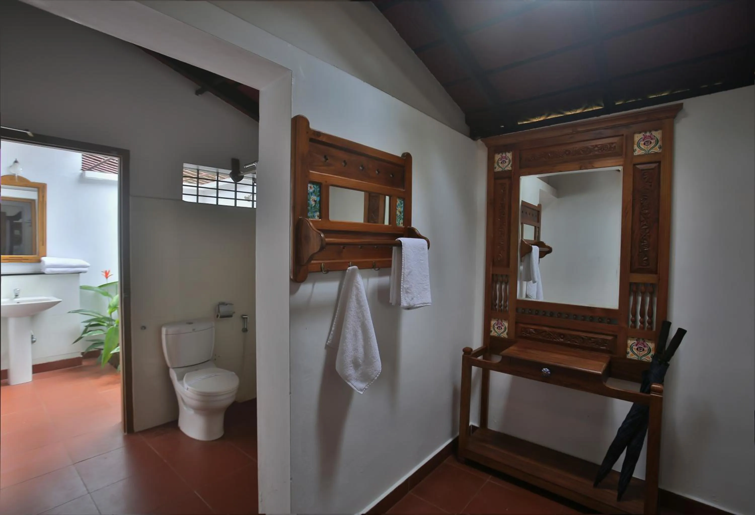 Toilet in Palmgrove Lake Resort