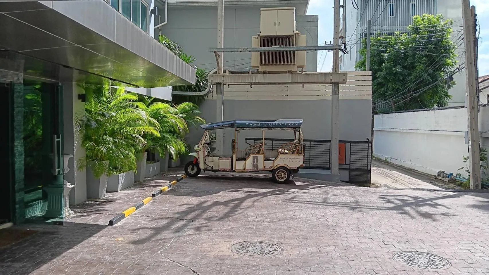 Property building in J Residence Thonglor 8