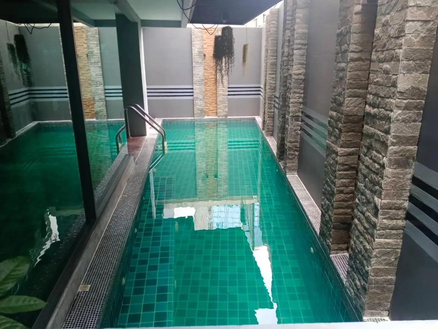 Swimming pool in J Residence Thonglor 8 Swimming pool in J Residence Thonglor 8