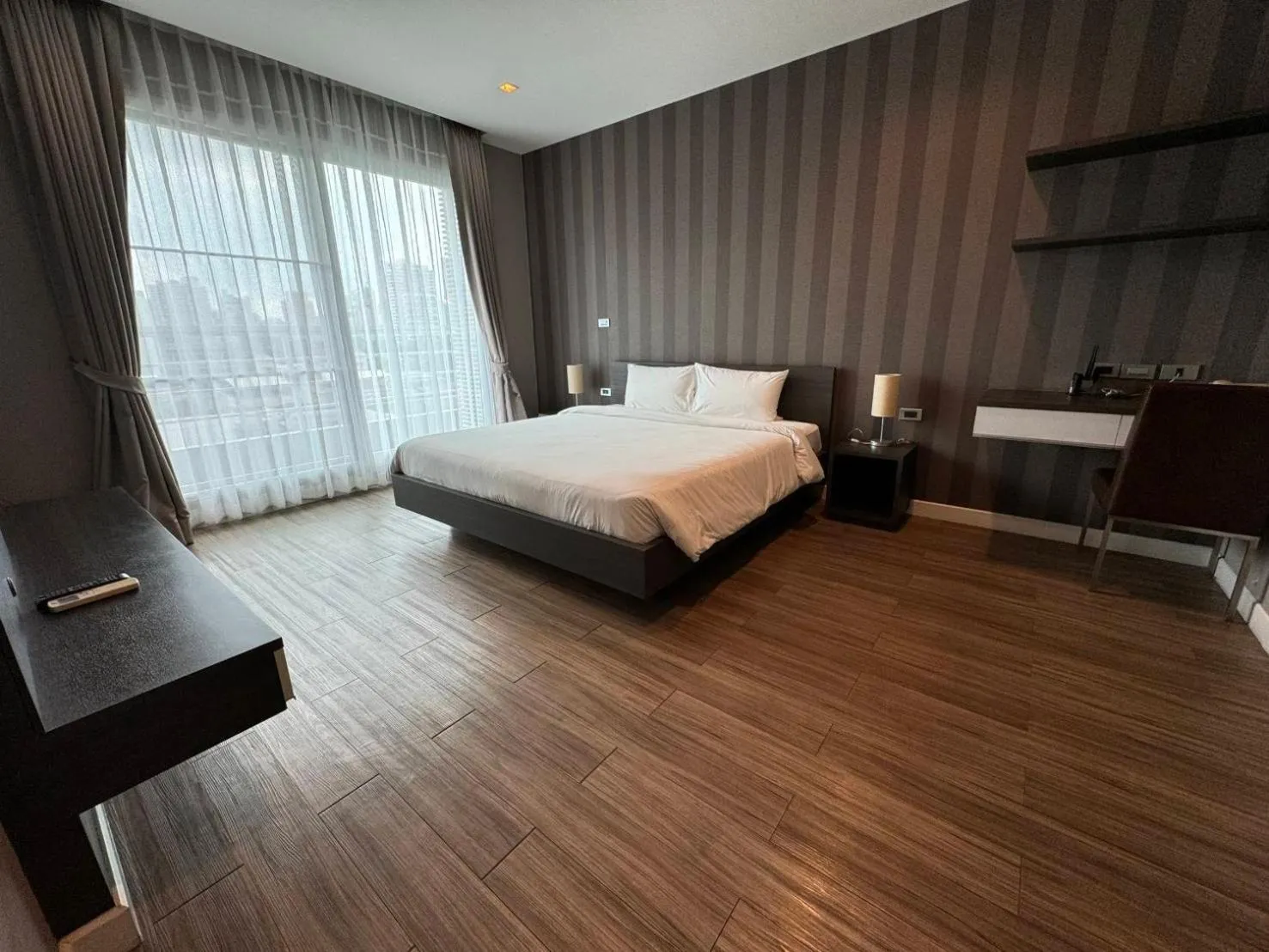 Bedroom, Bed in J Residence Thonglor 8