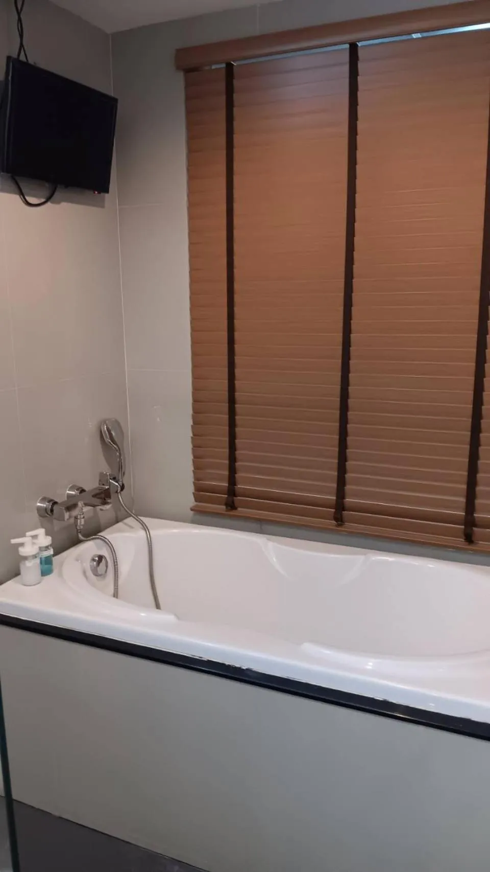 Bath in J Residence Thonglor 8