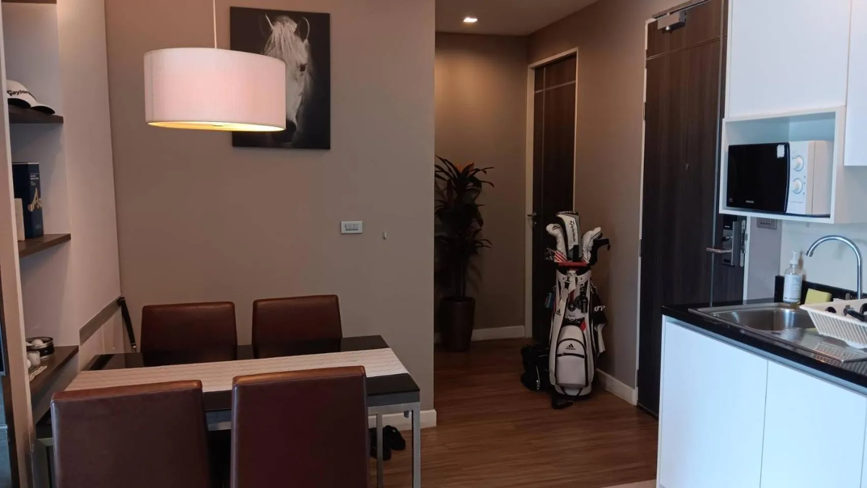 Restaurant/places to eat in J Residence Thonglor 8