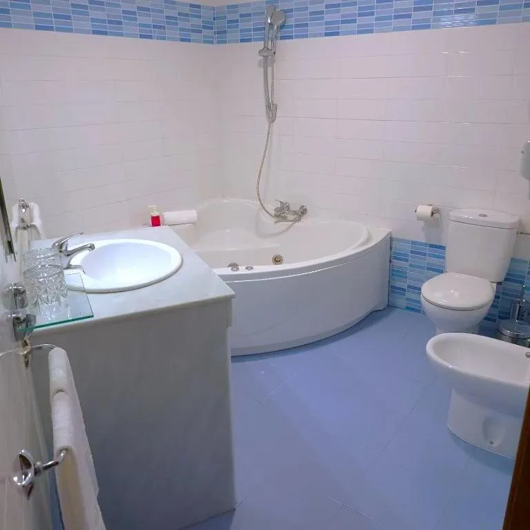 Toilet in Hotel Sol Sanlúcar