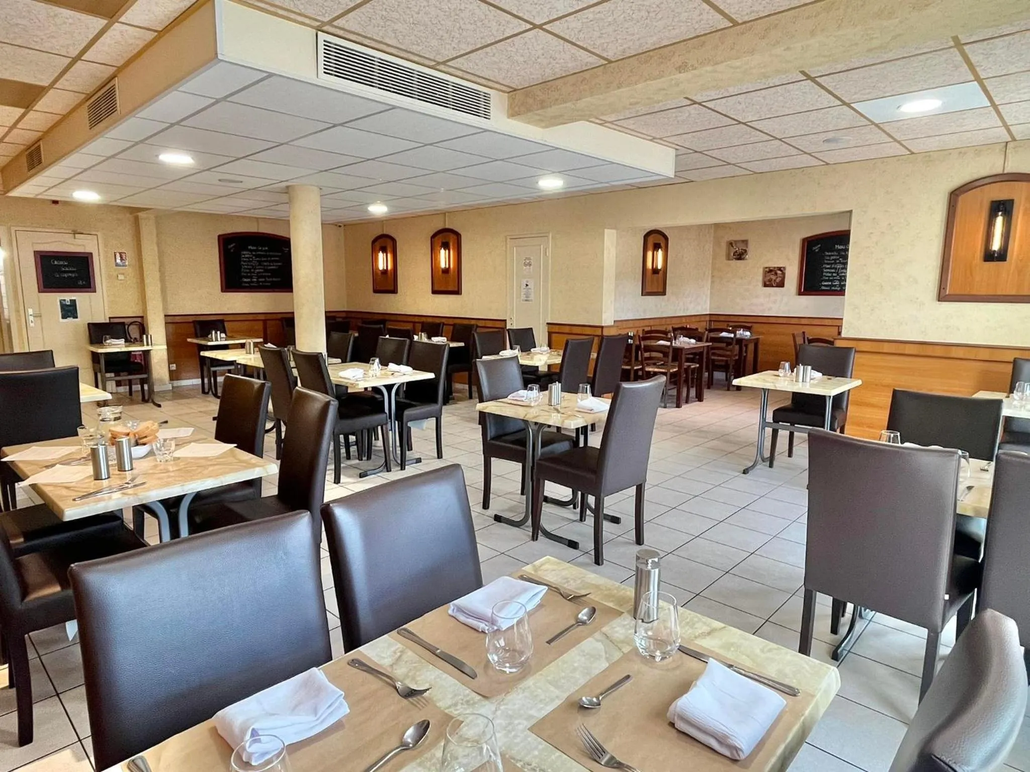 Property building in Logis Hôtel Sully le Château