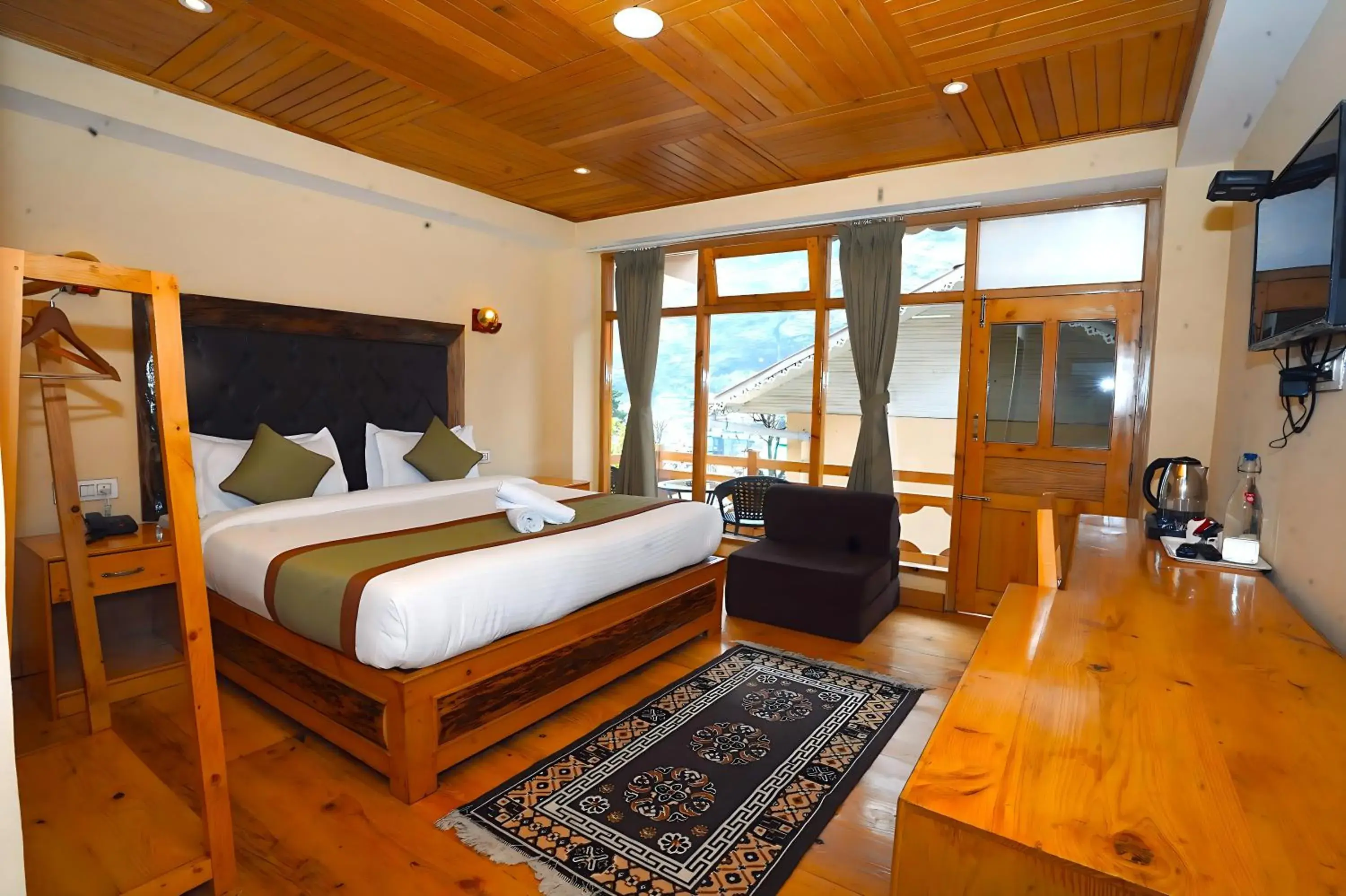 Deluxe Double Room with Balcony in The Country House by Trekocity Deluxe Double Room with Balcony in The Country House by Trekocity