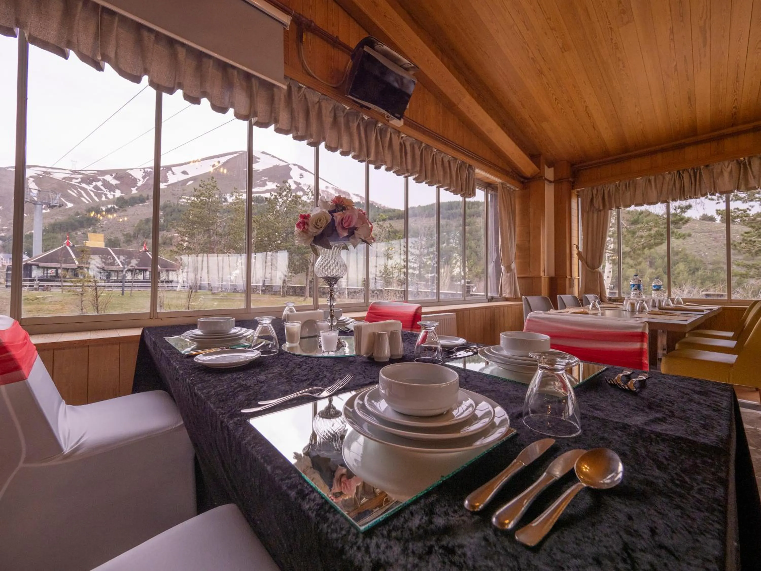 Restaurant/places to eat in Balsoy Mountain Hotel