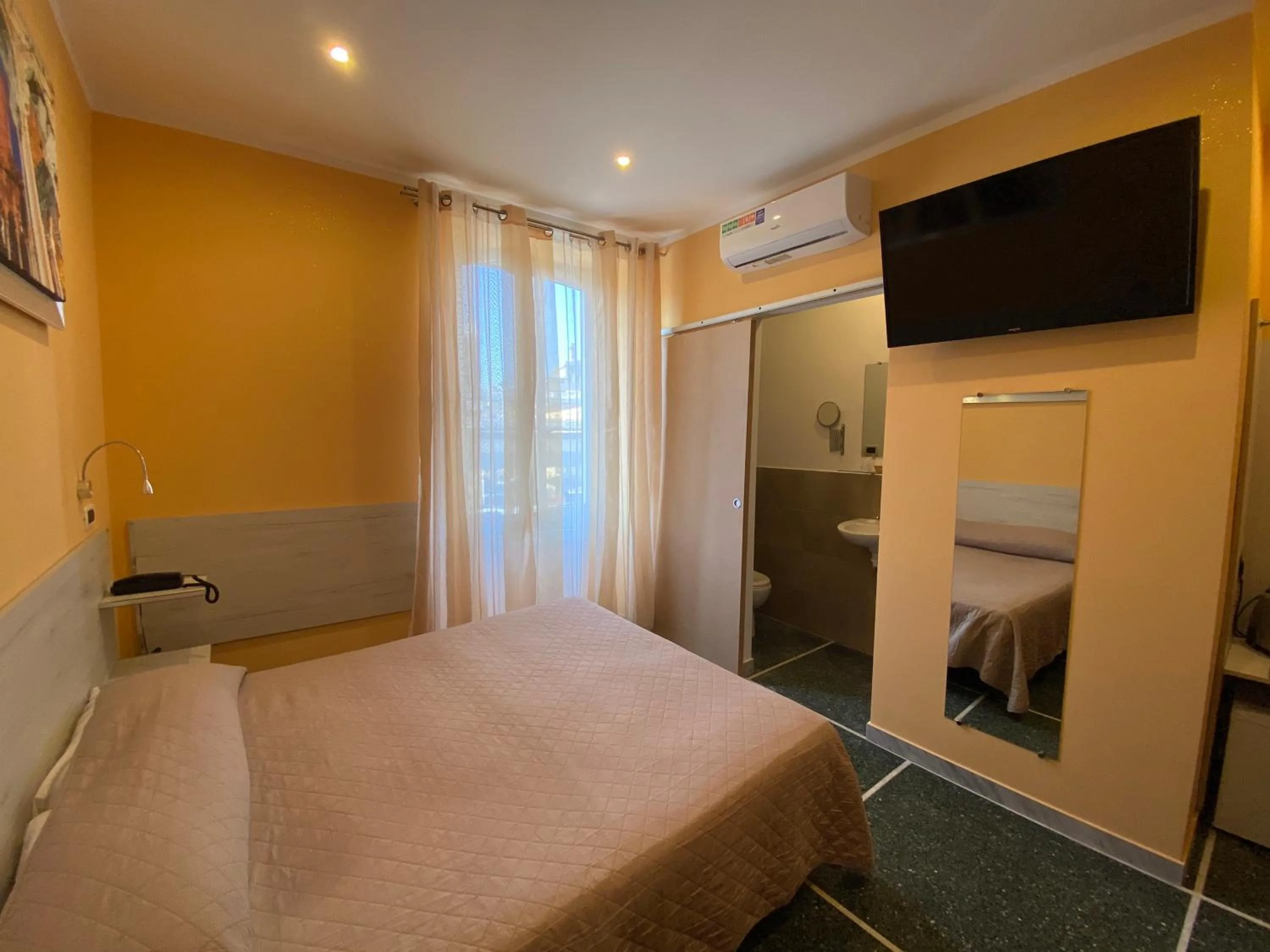 Bed in Albergo Parigi