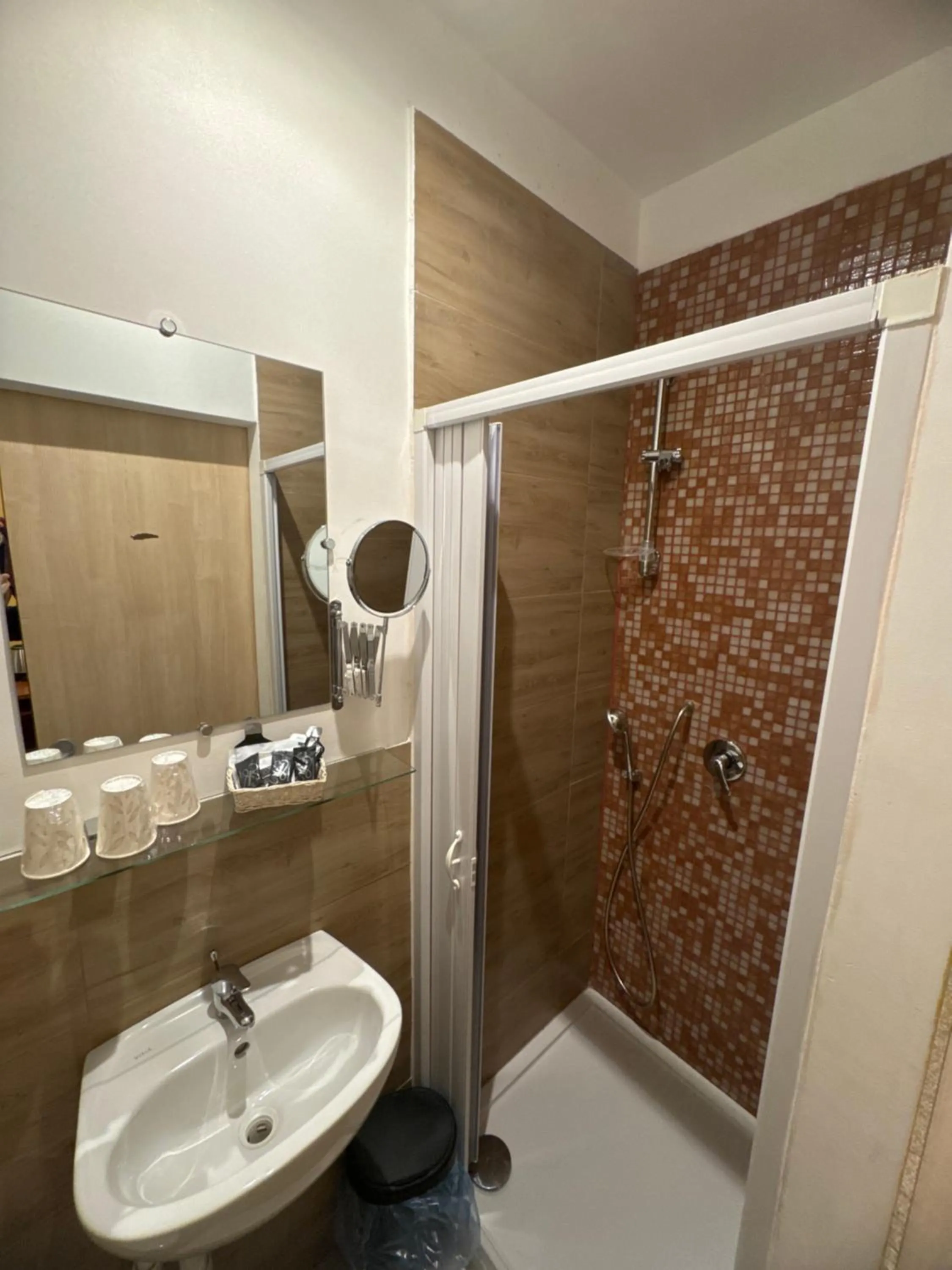 Toilet in Albergo Parigi