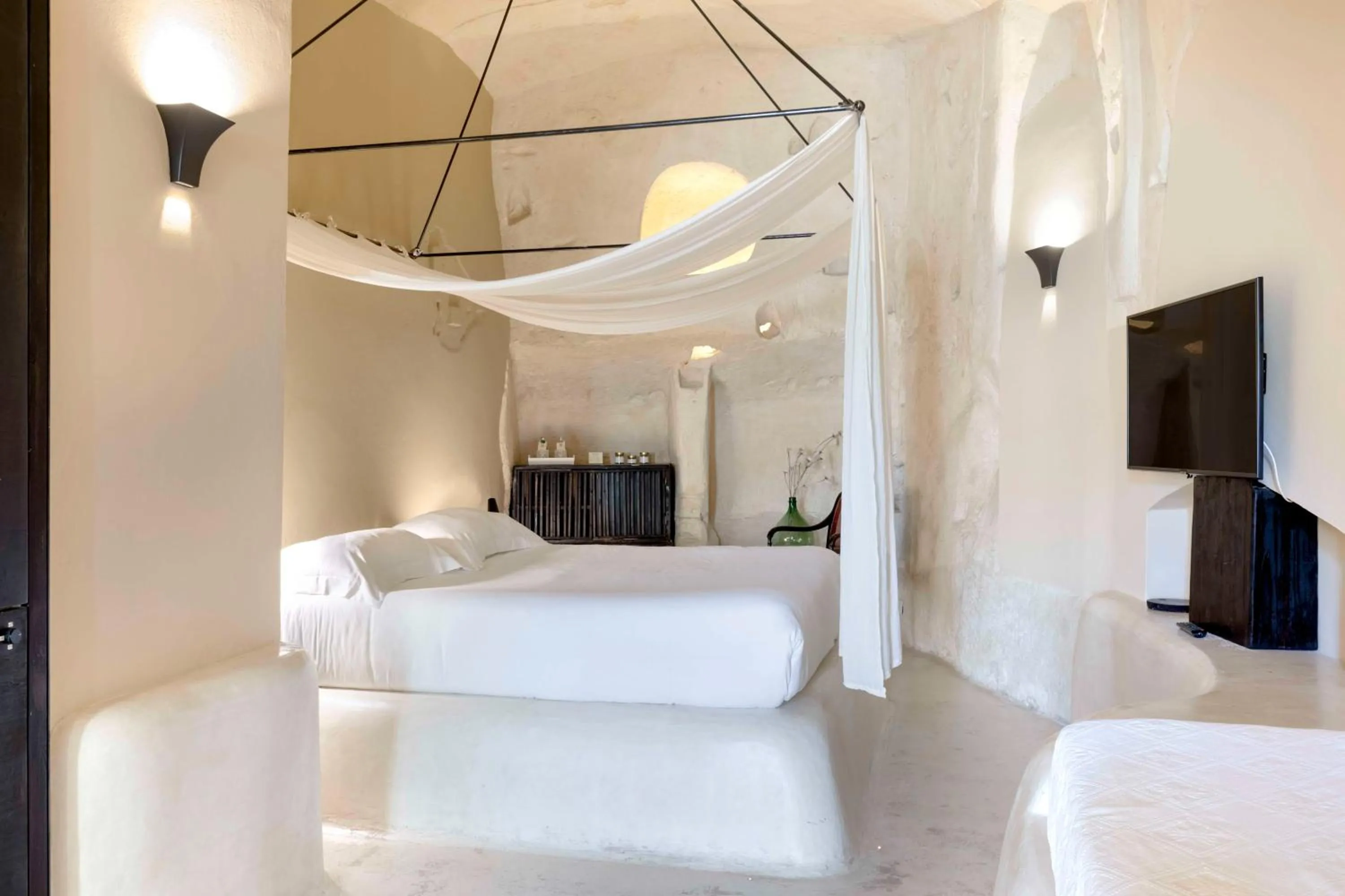 Communal lounge/ TV room, Bed in Sant'Angelo, Matera - Small Luxury Hotels