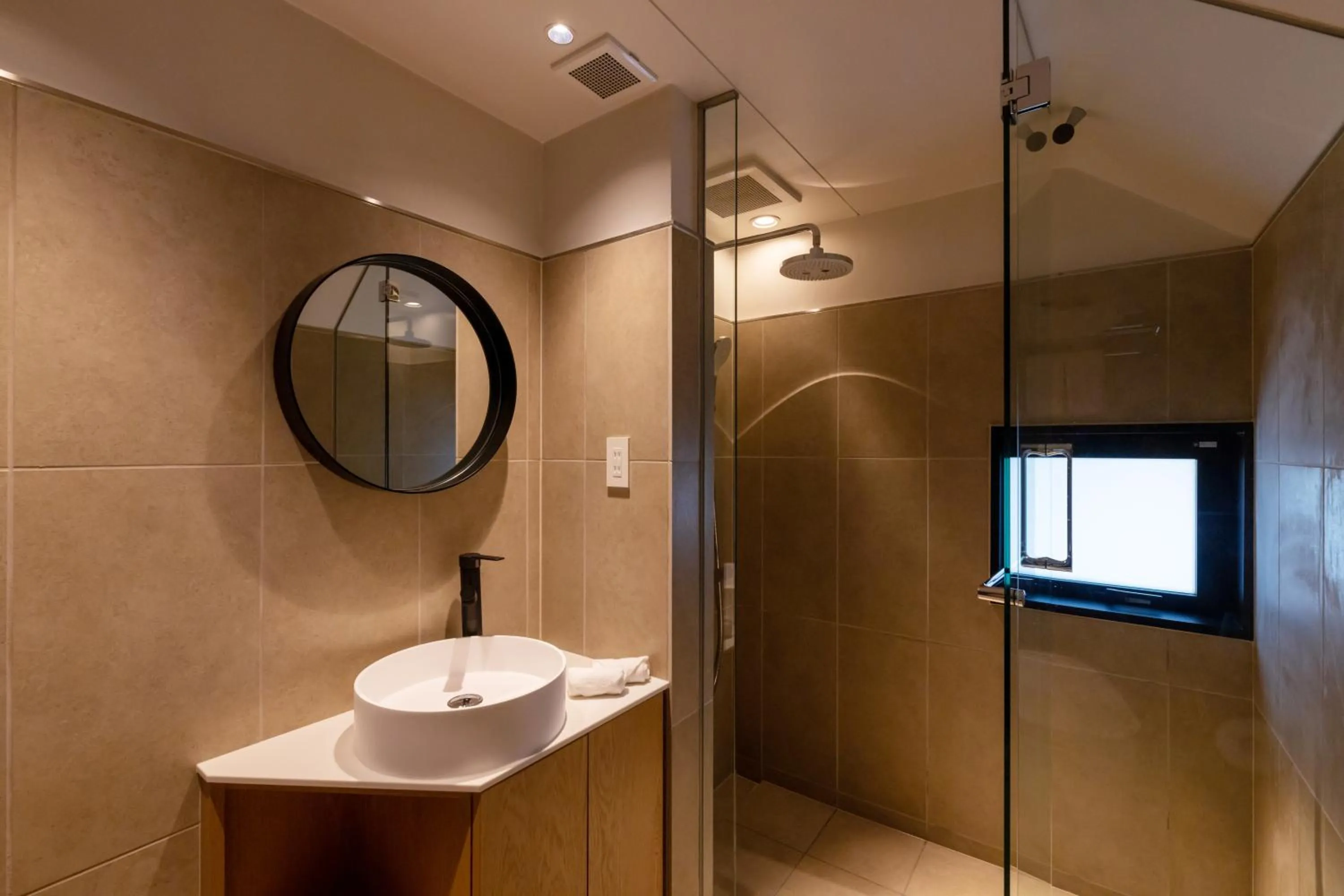 Toilet in BIRD HOTEL