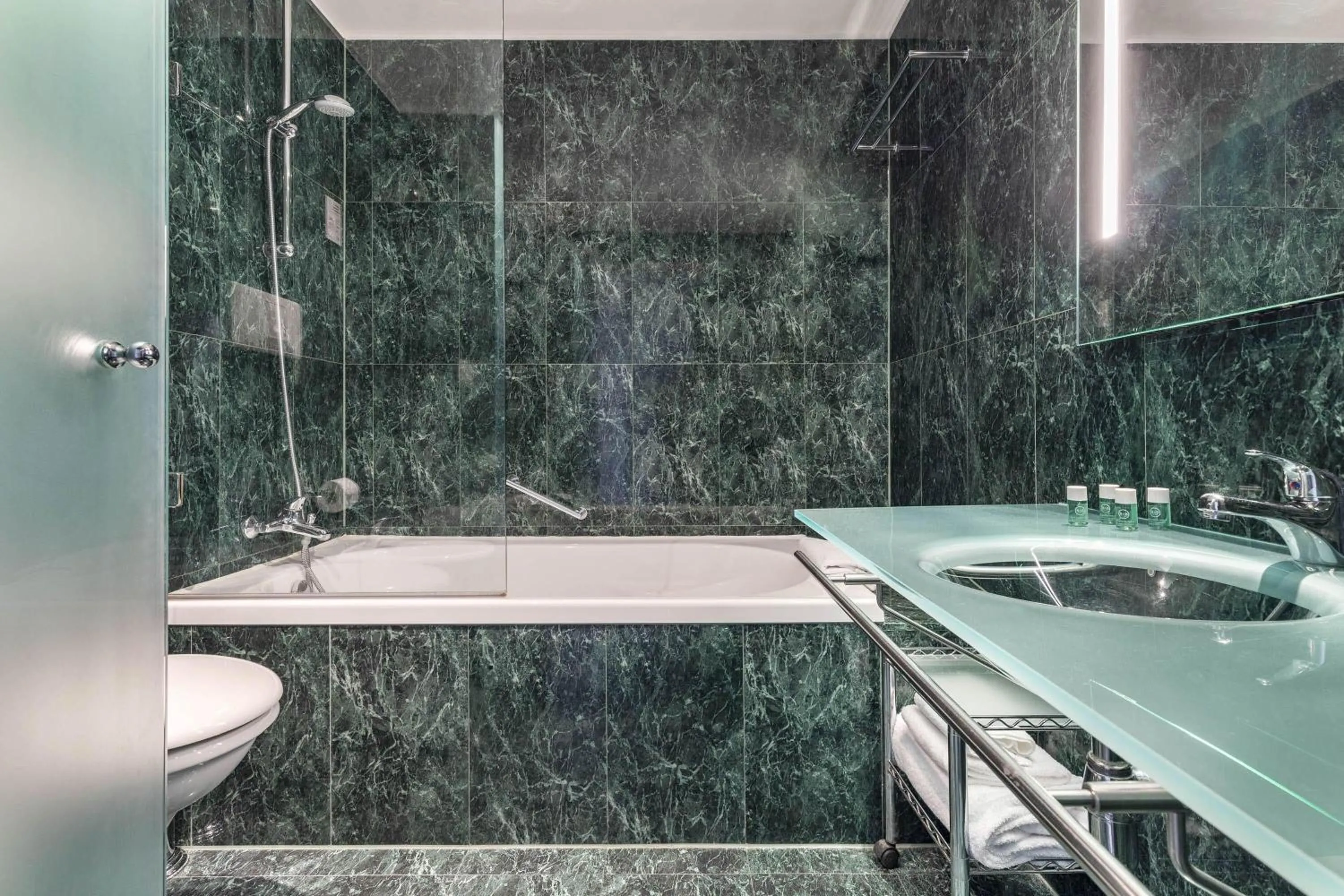 Photo of the whole room in B&B Hotel Arezzo