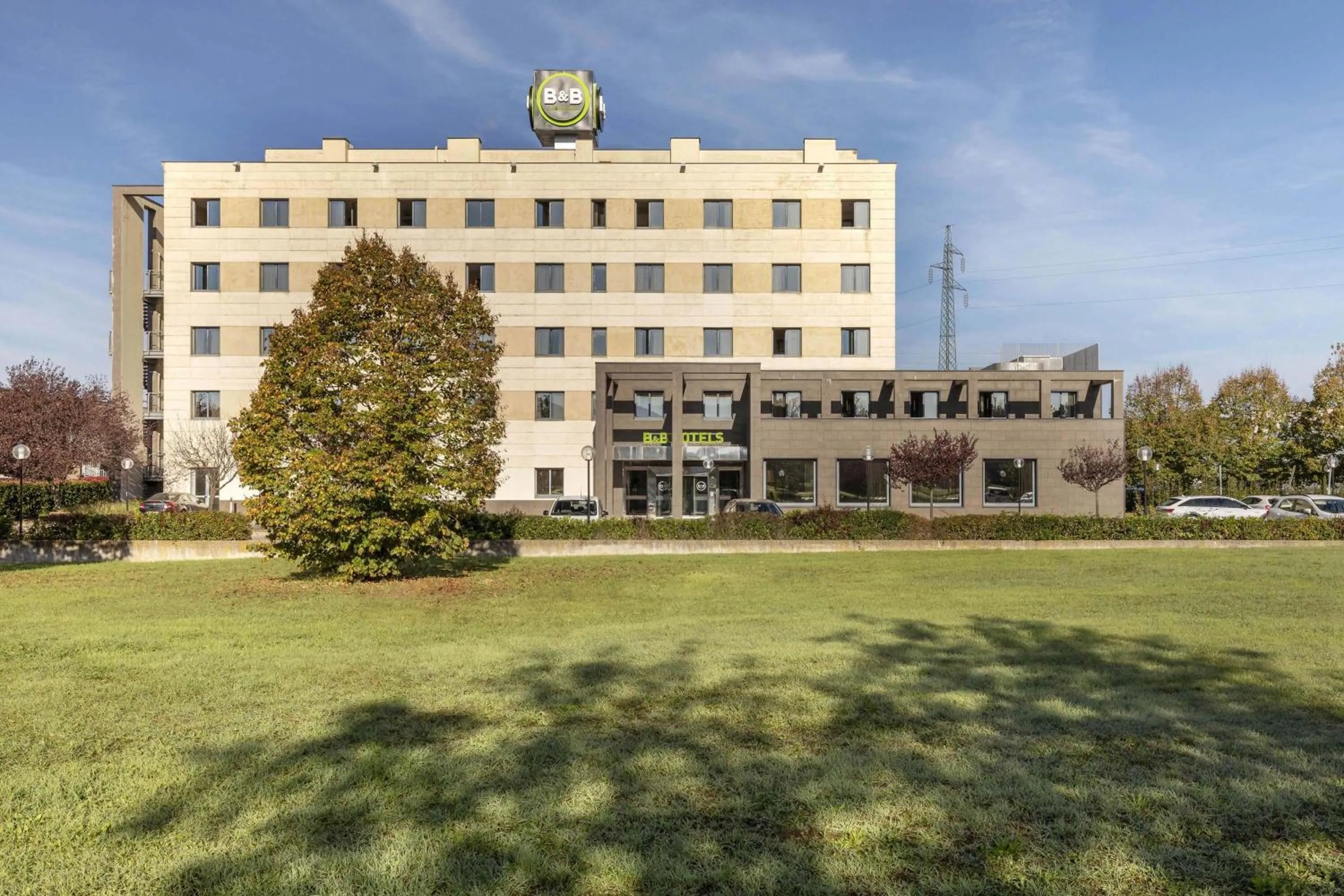 Property building in B&B Hotel Arezzo